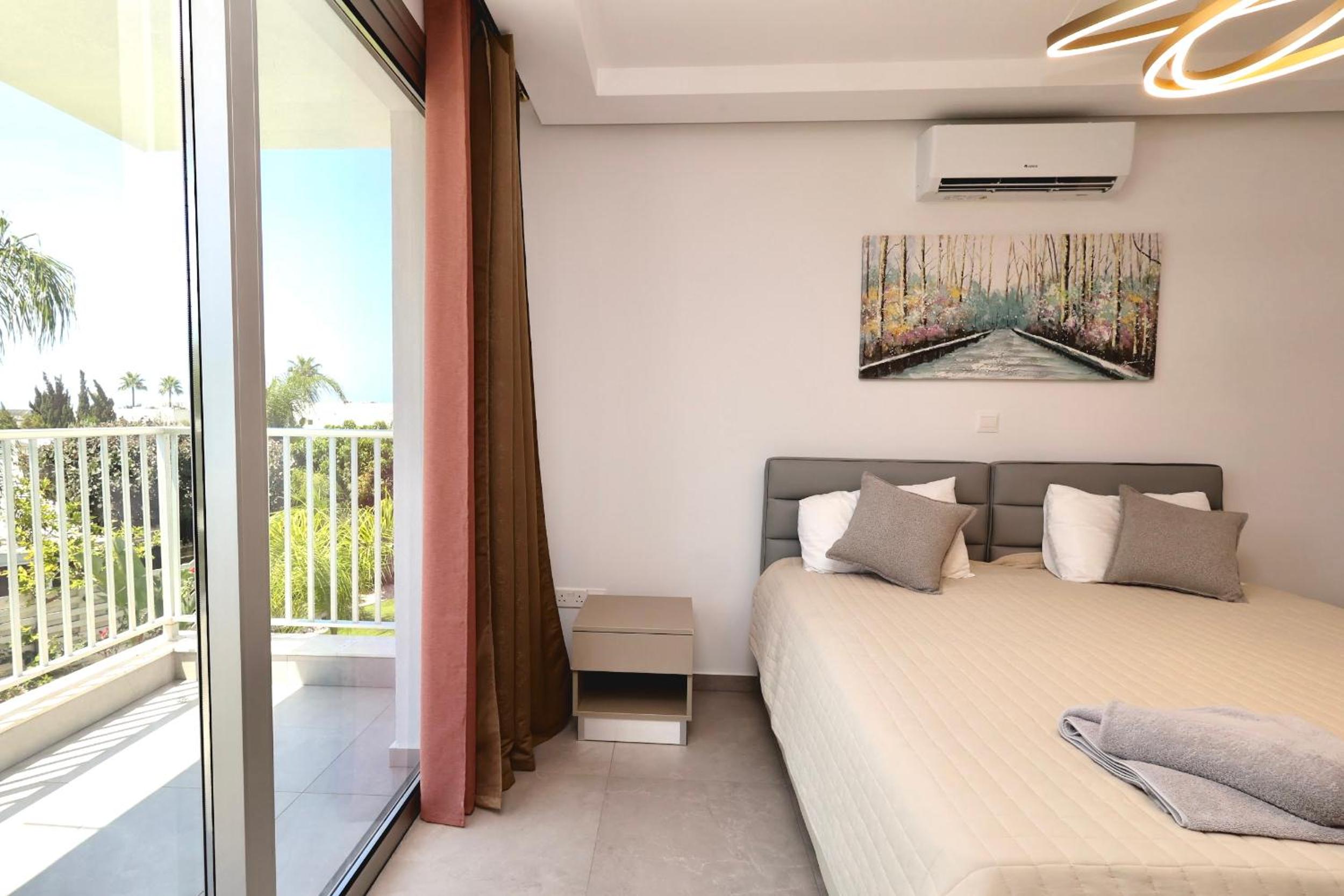 Suite with Pool View