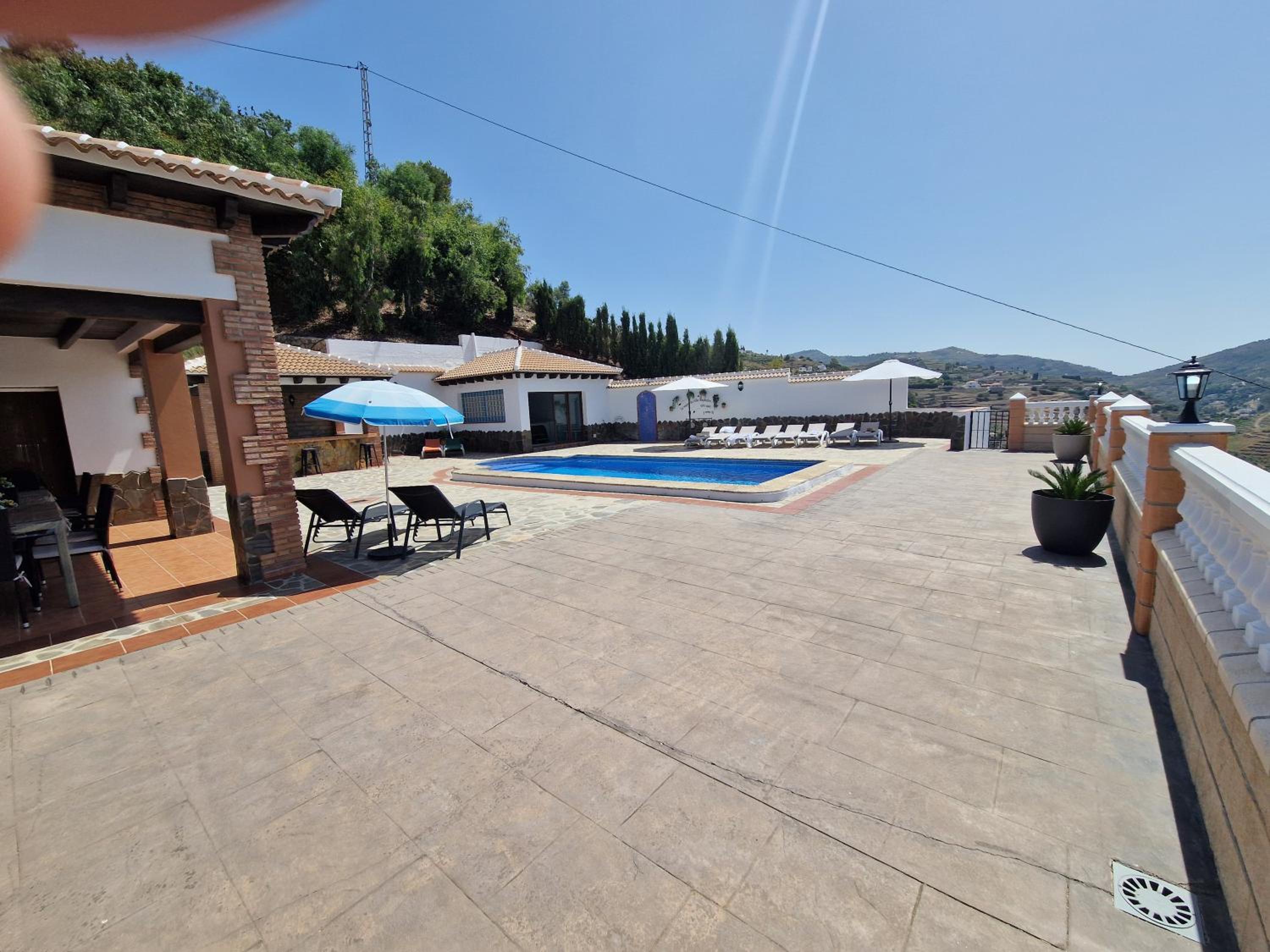 Villa photo 2