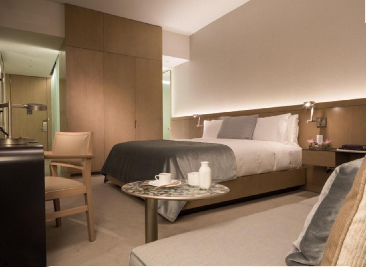 Deluxe Room with One King Bed