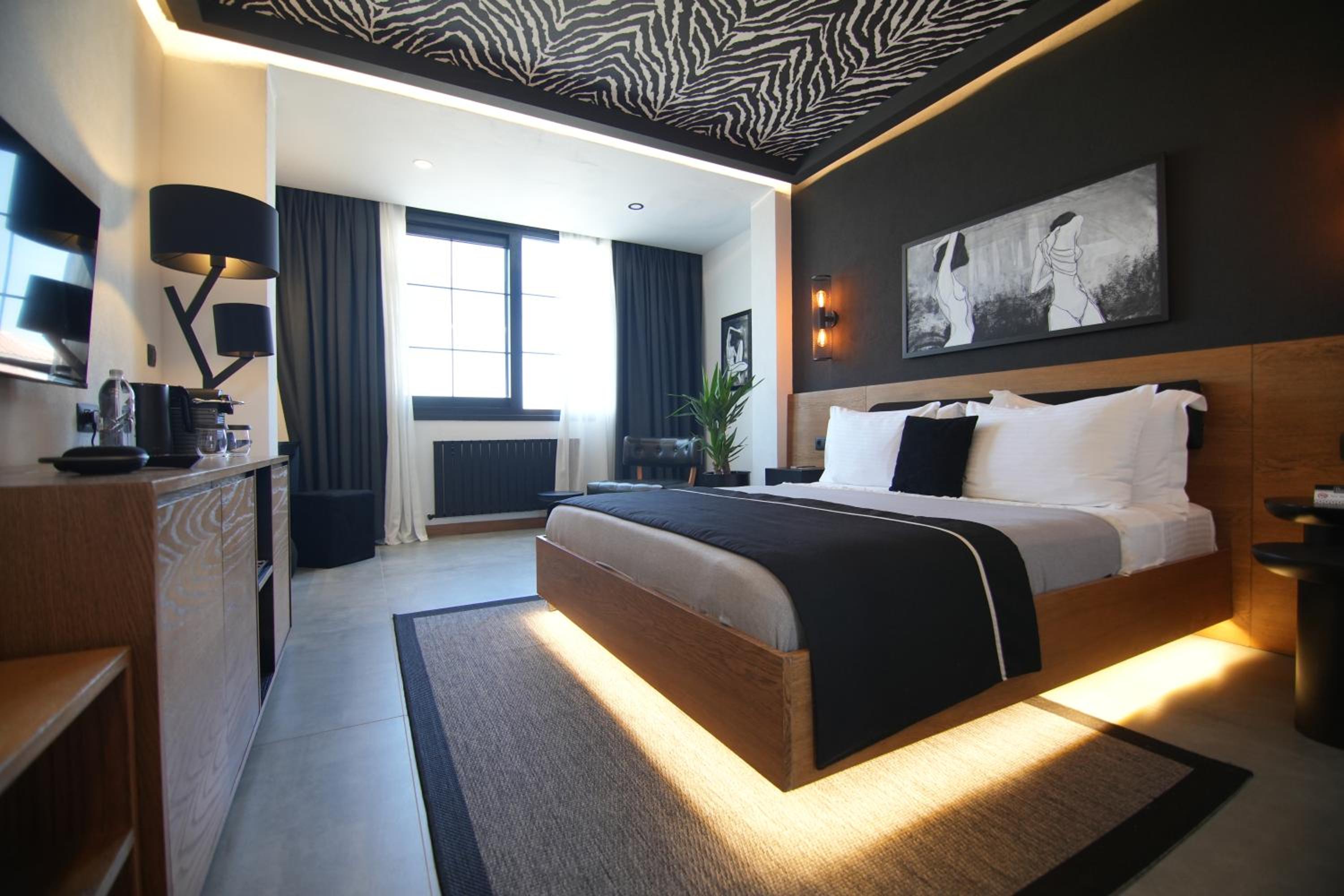Double Room with Garden View - Photo 2