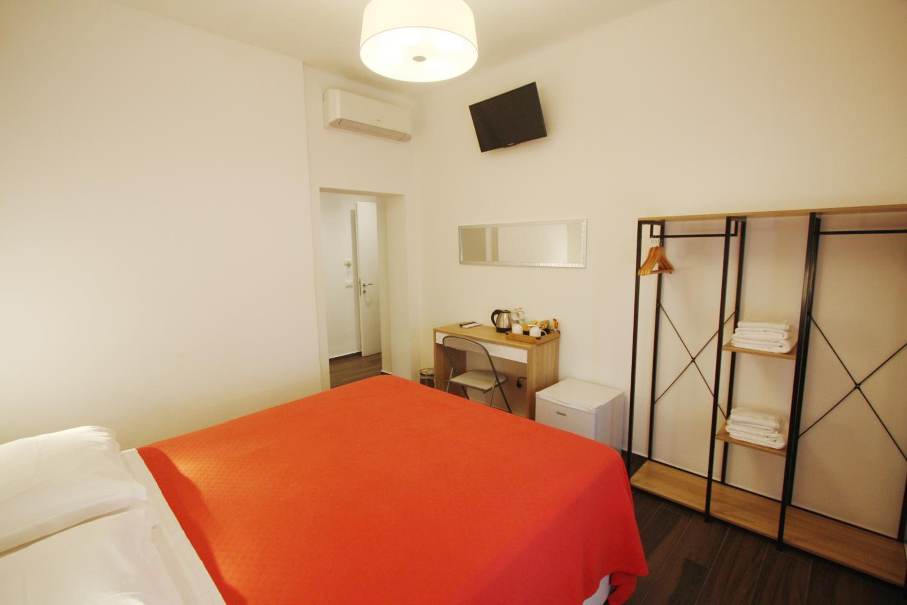 Deluxe Double Room with Shower