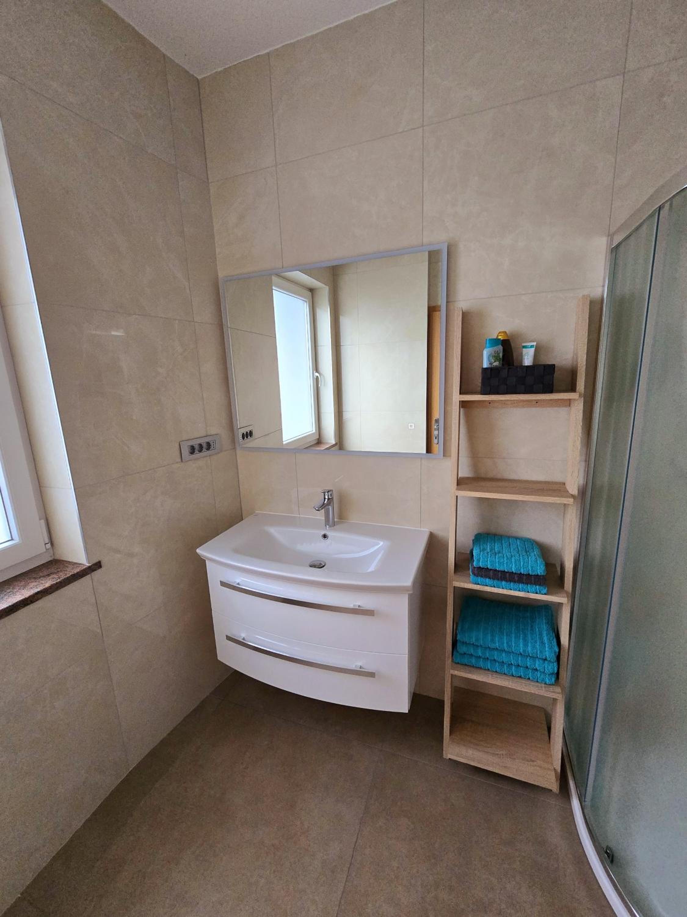 Standard Triple Room - Photo 6