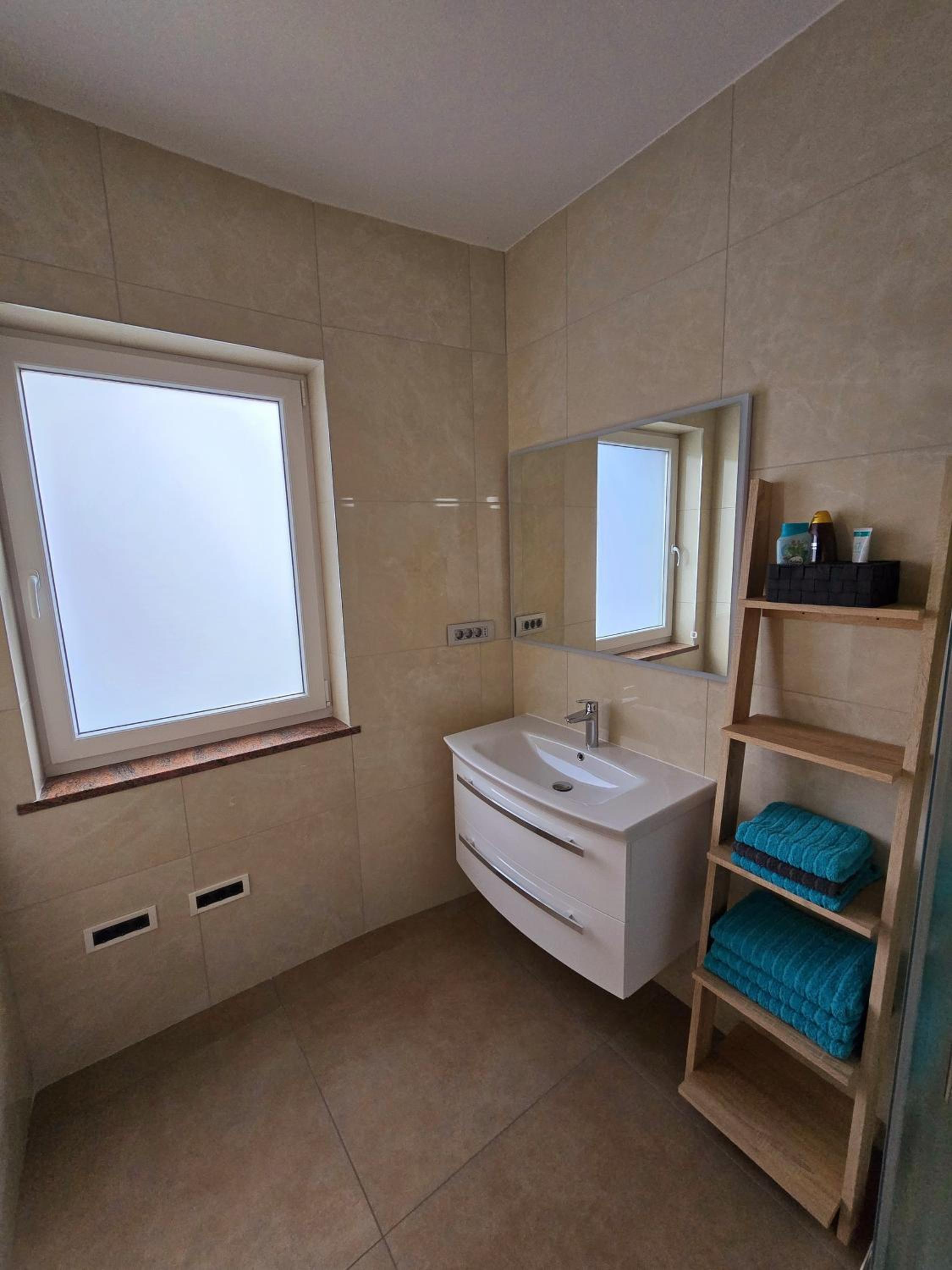Standard Triple Room - Photo 4