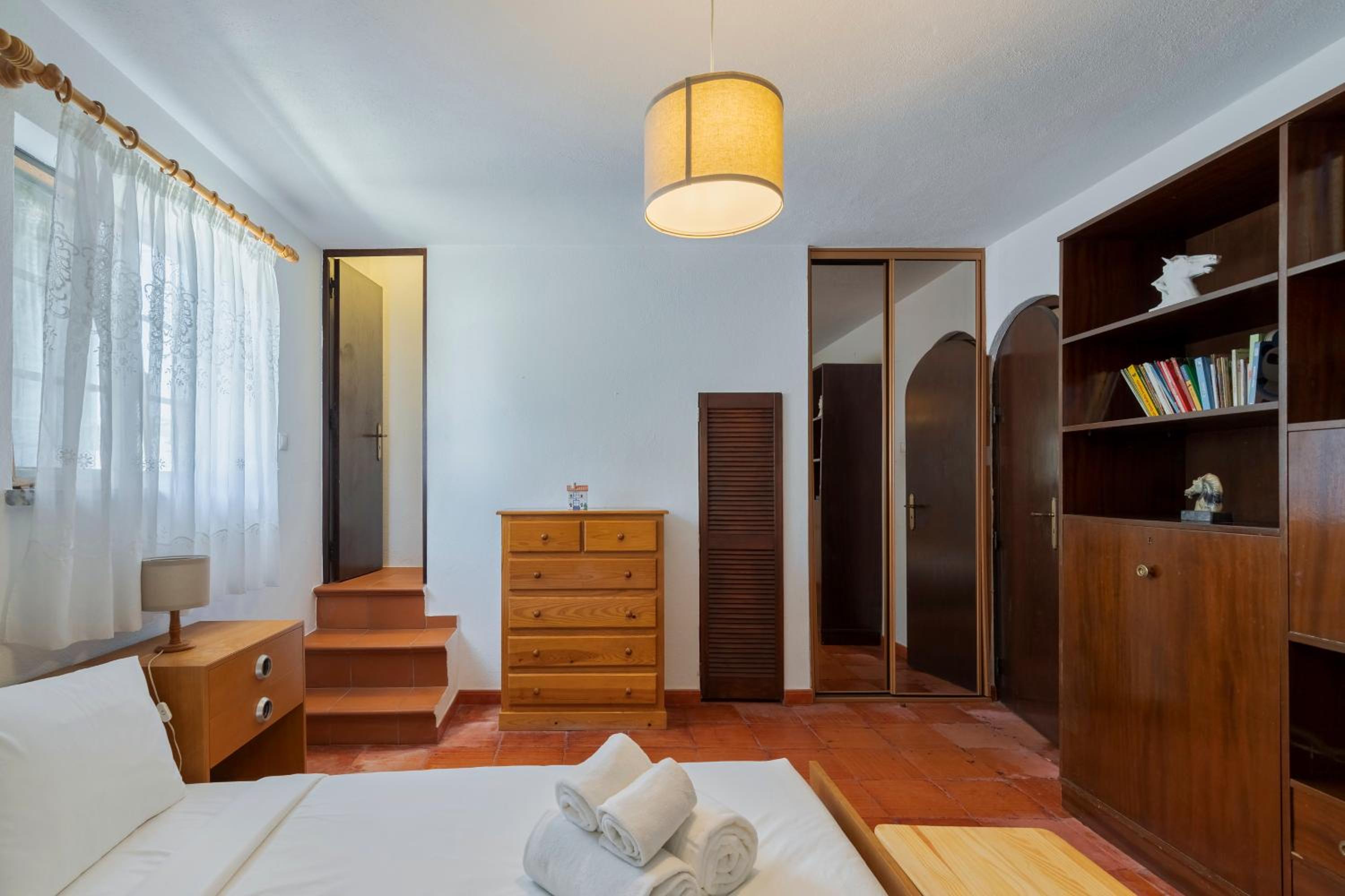 Four-Bedroom House photo 1