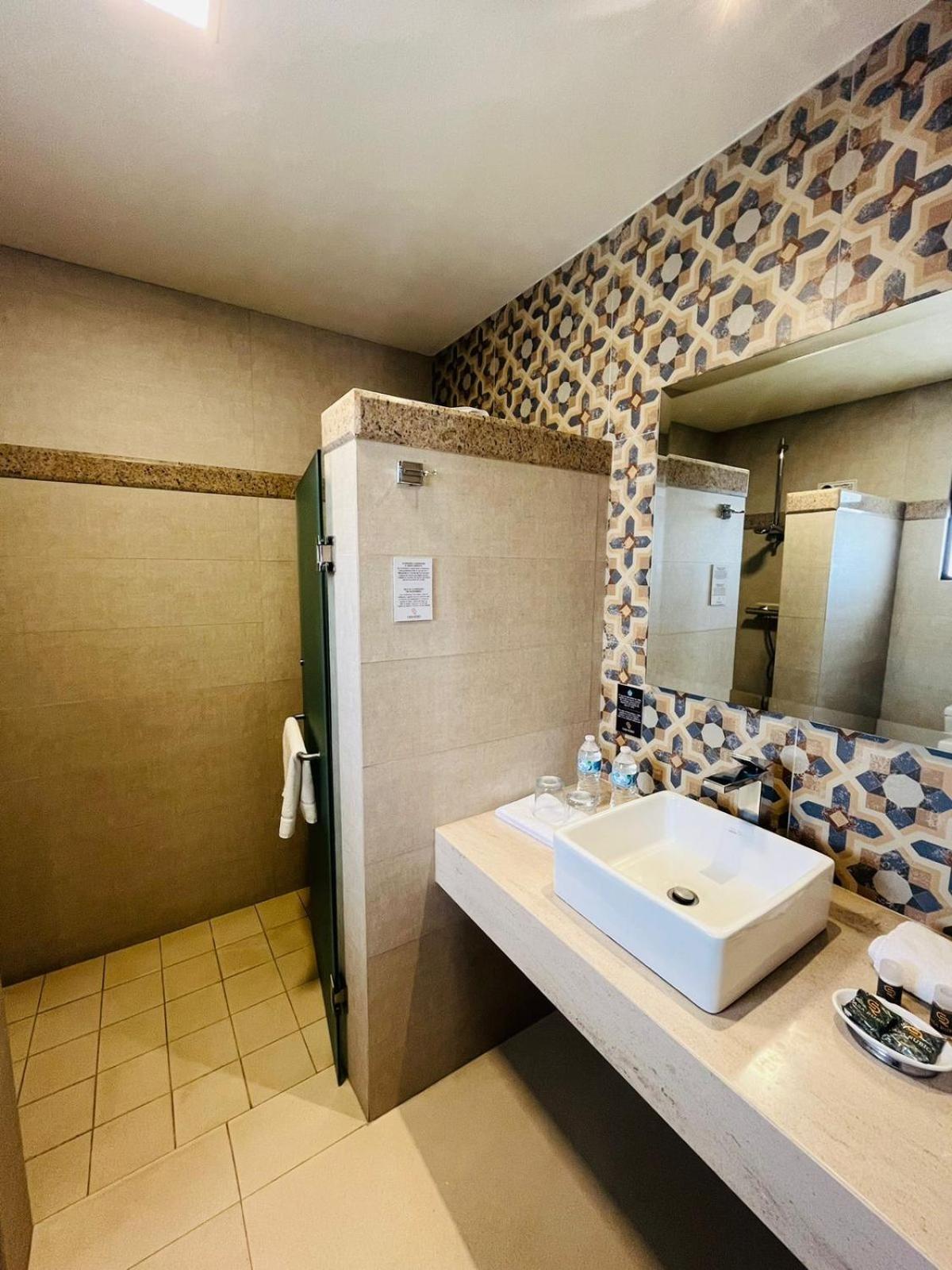 Suite with City View photo 2