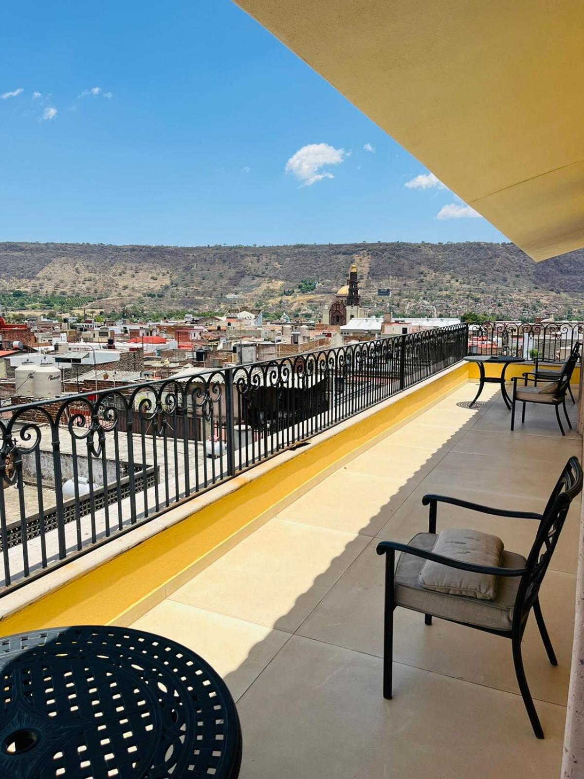 Suite with City View photo 3