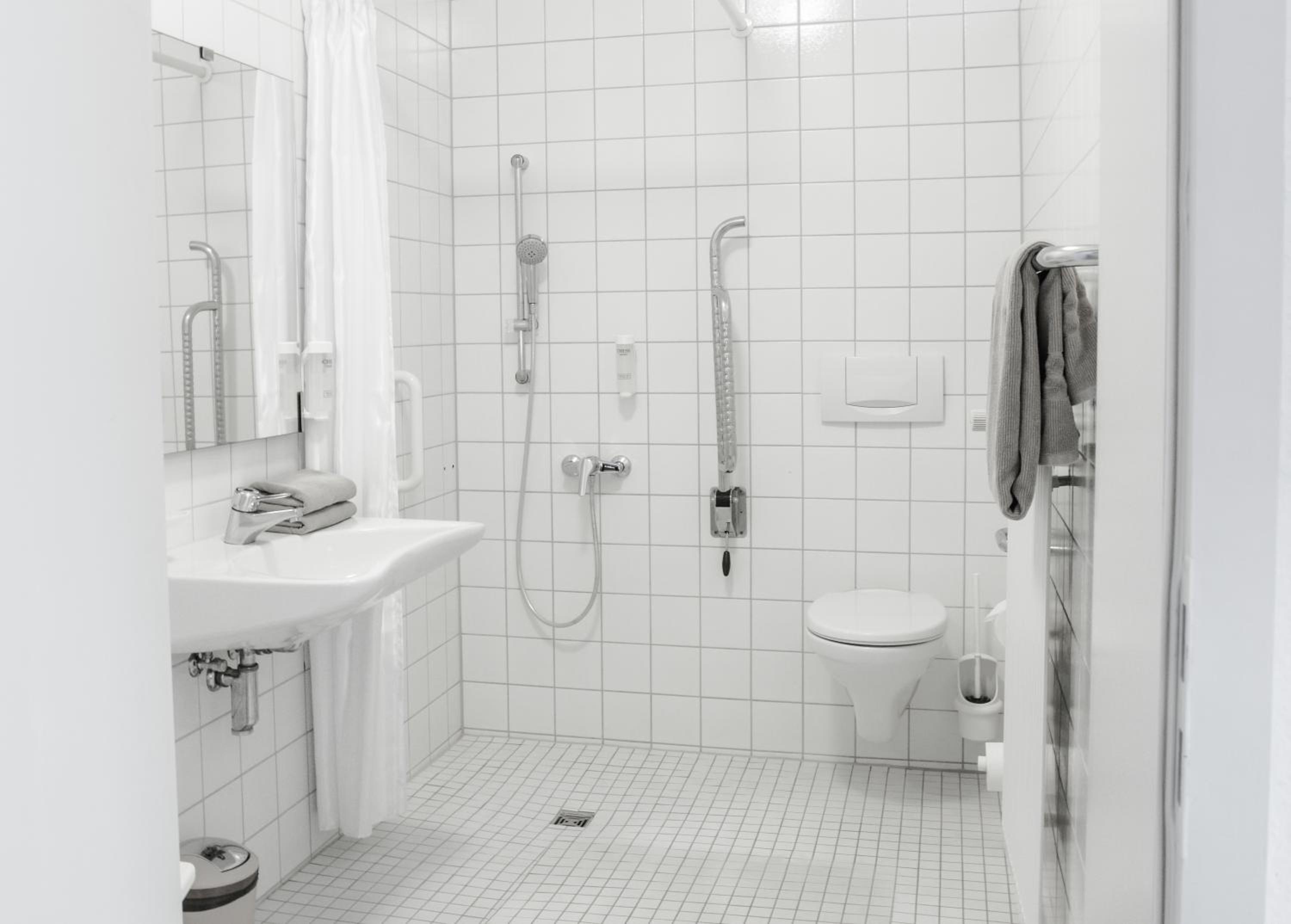 Double Room - Disability Access - Photo 3
