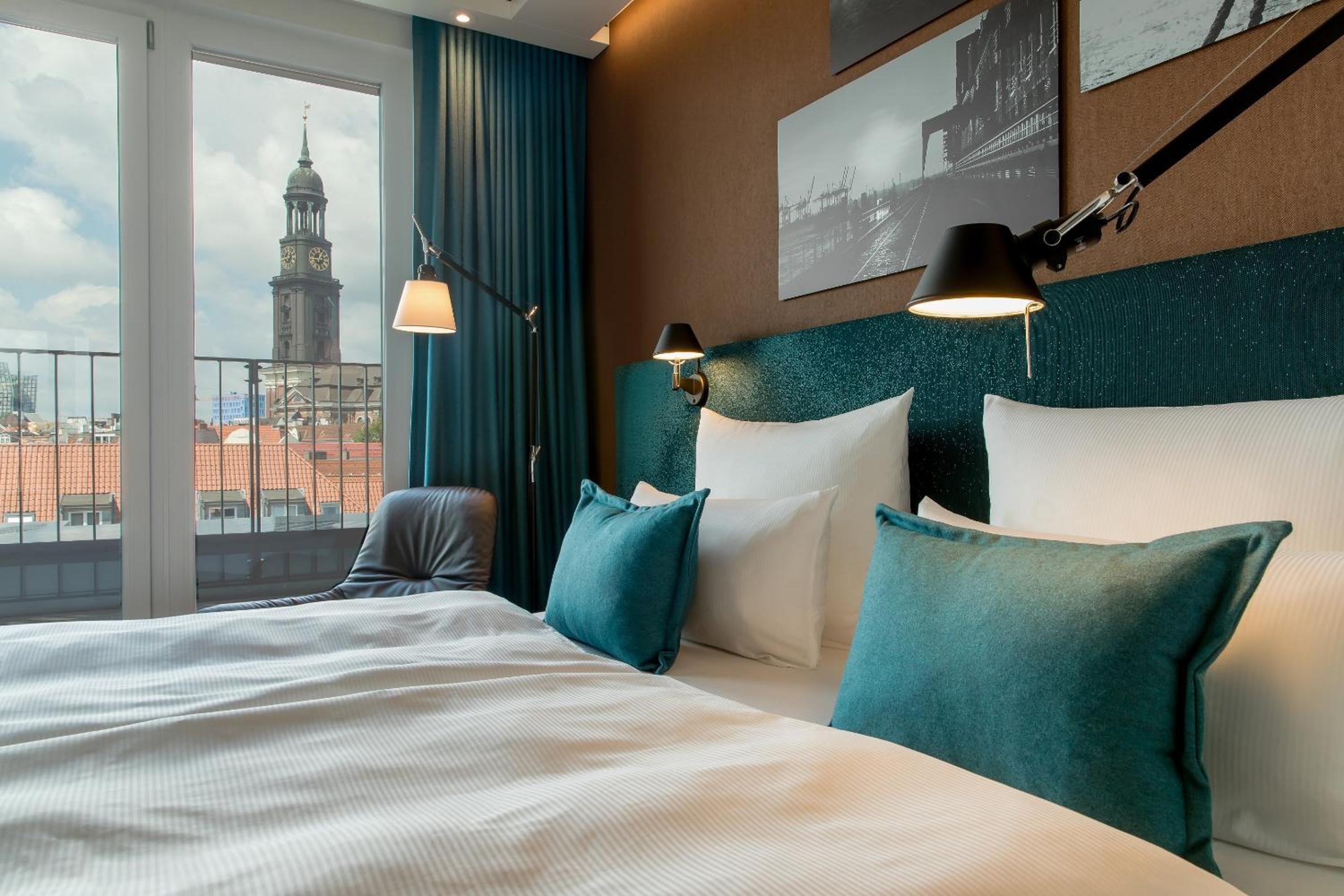 Superior room with view and balcony