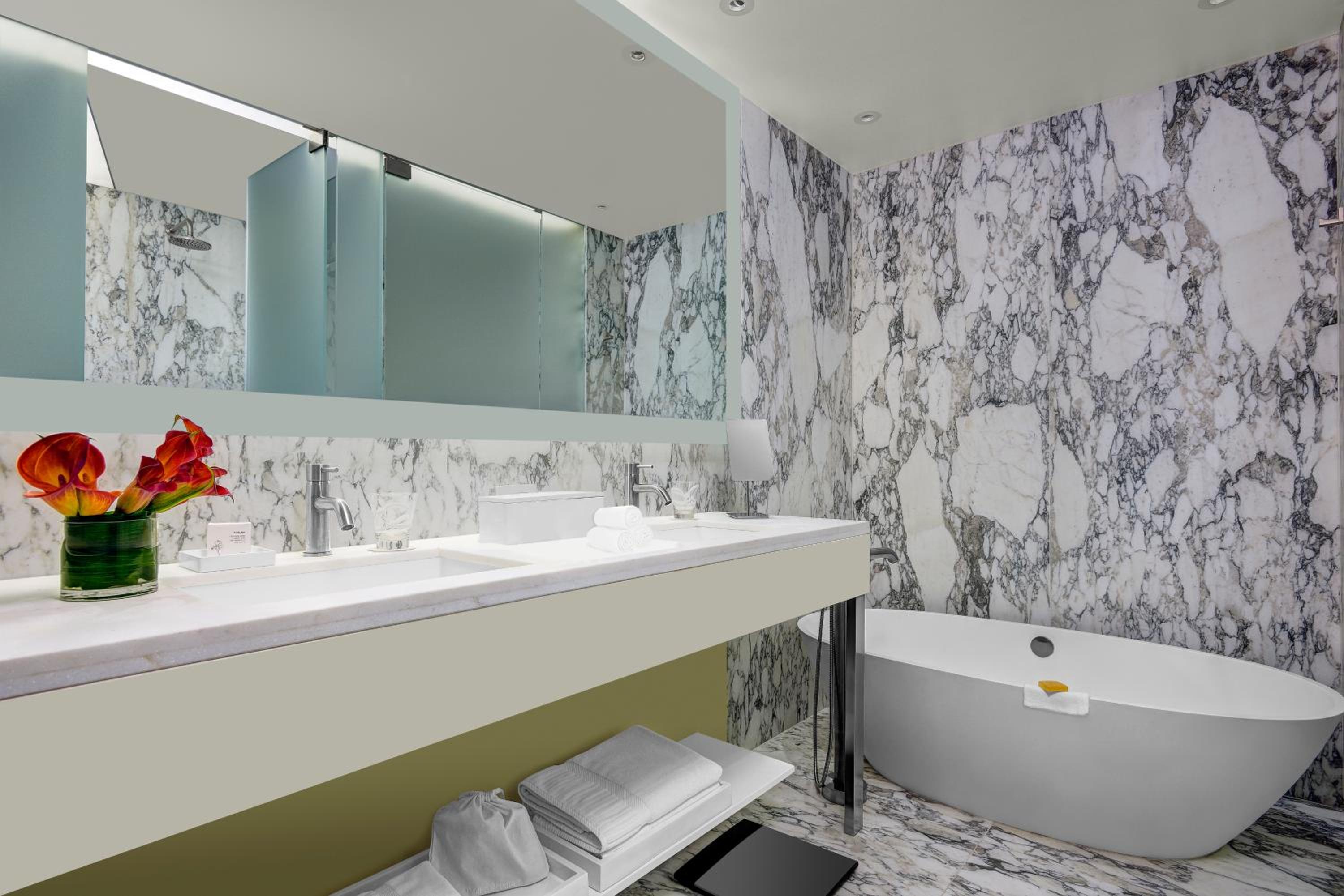 Executive Suite thumbnail 6