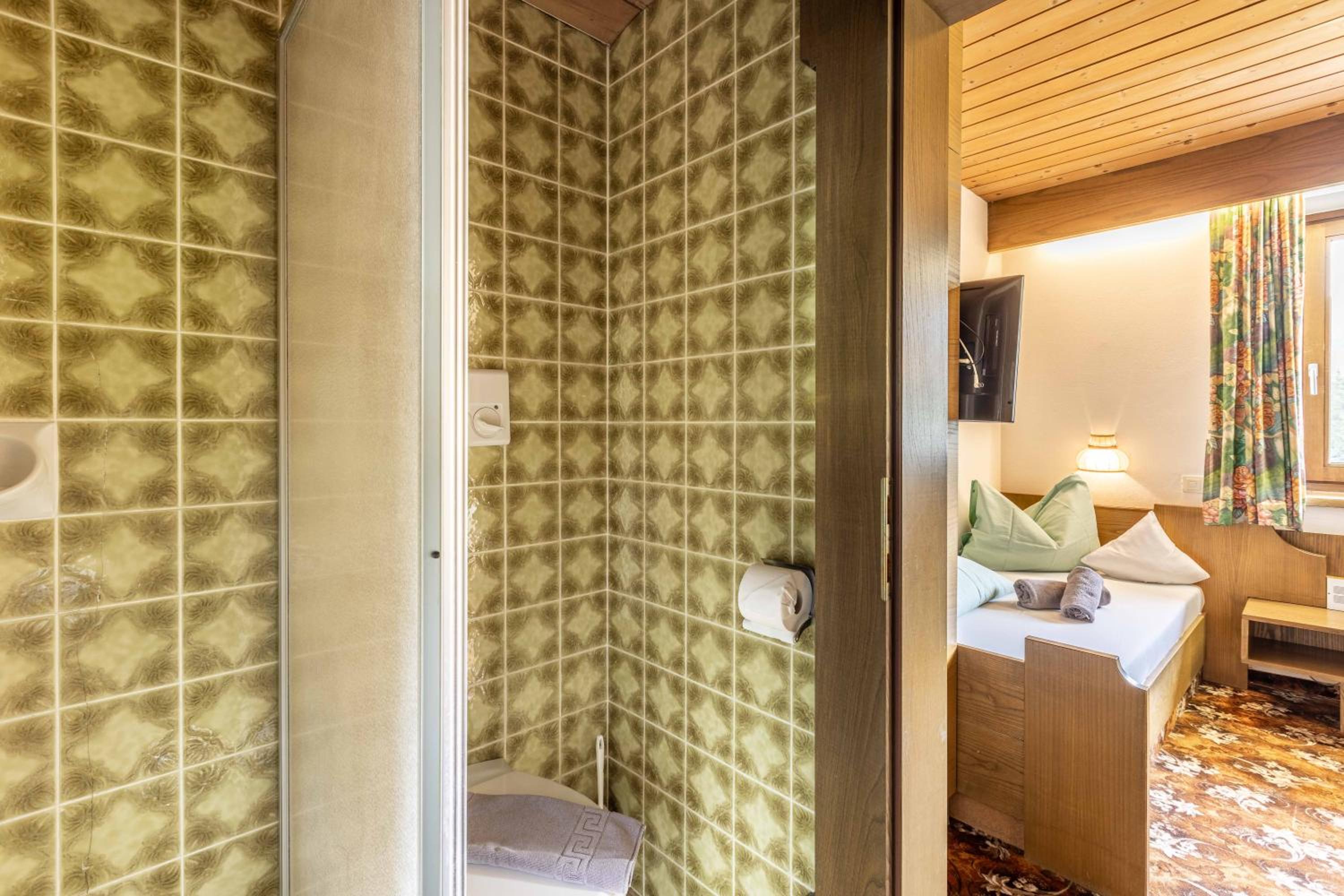 Single Room With Mountain View photo 2