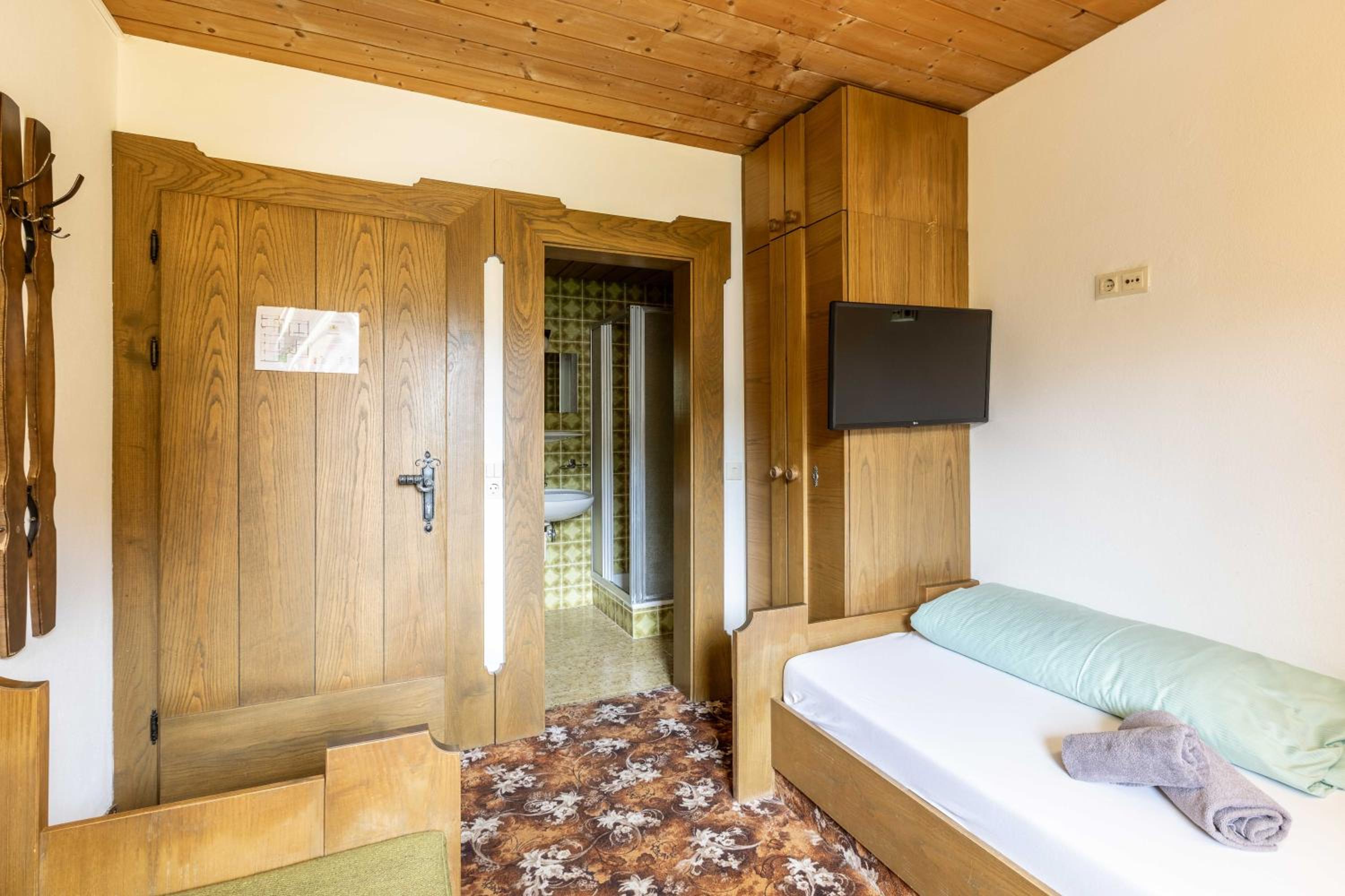 Single Room With Mountain View photo 3