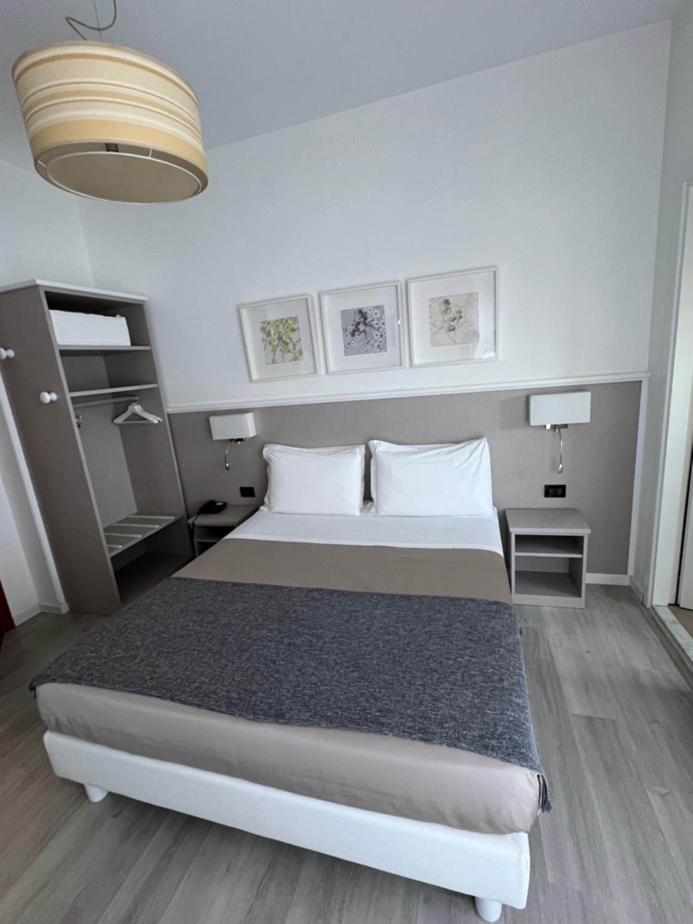 Single Room photo 2