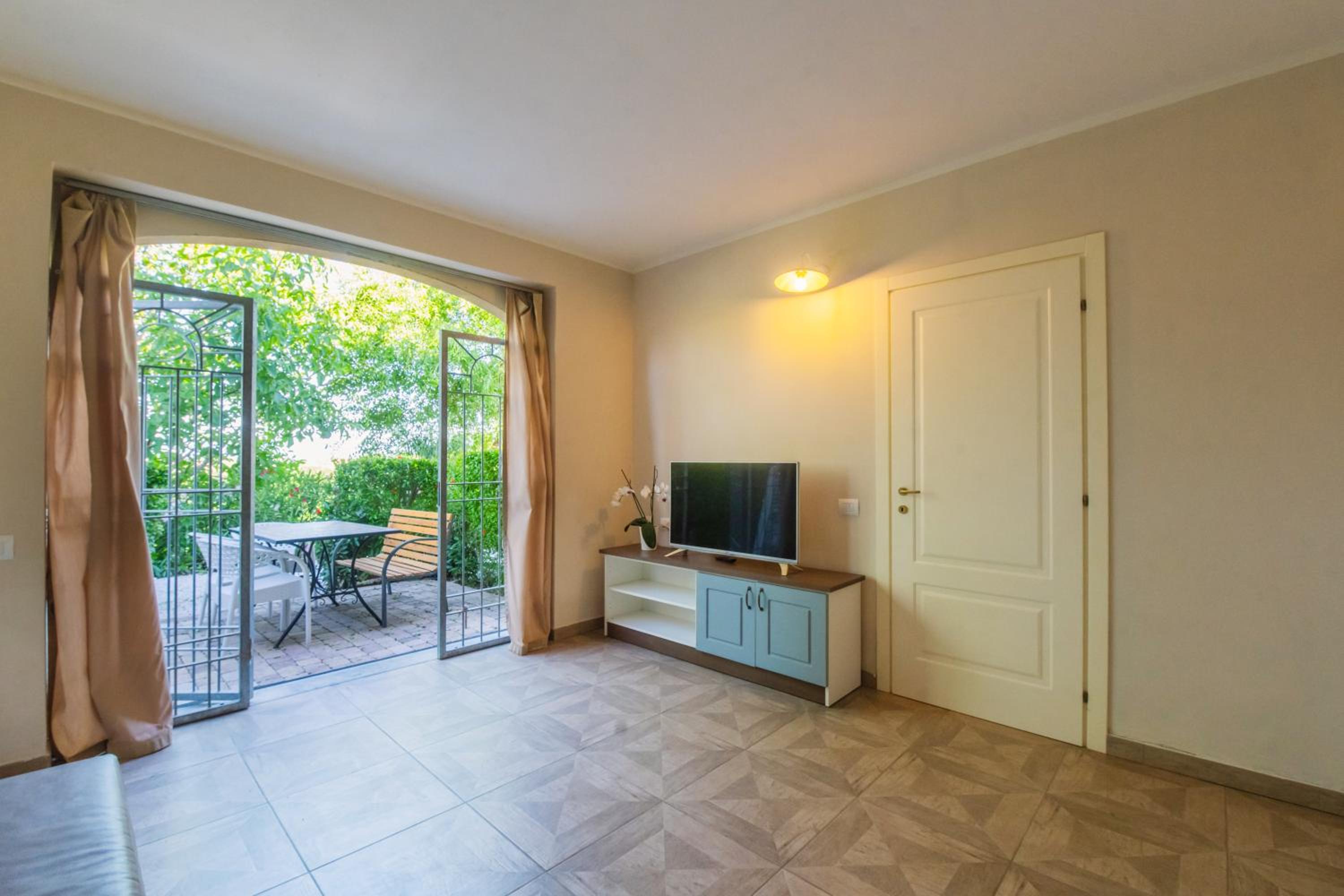 Two-Bedroom Apartment - Photo 16
