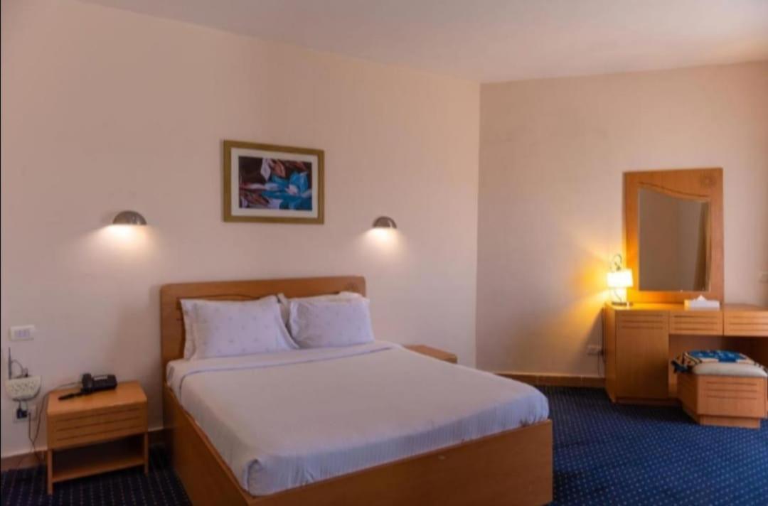 King Suite With Pool View photo 1