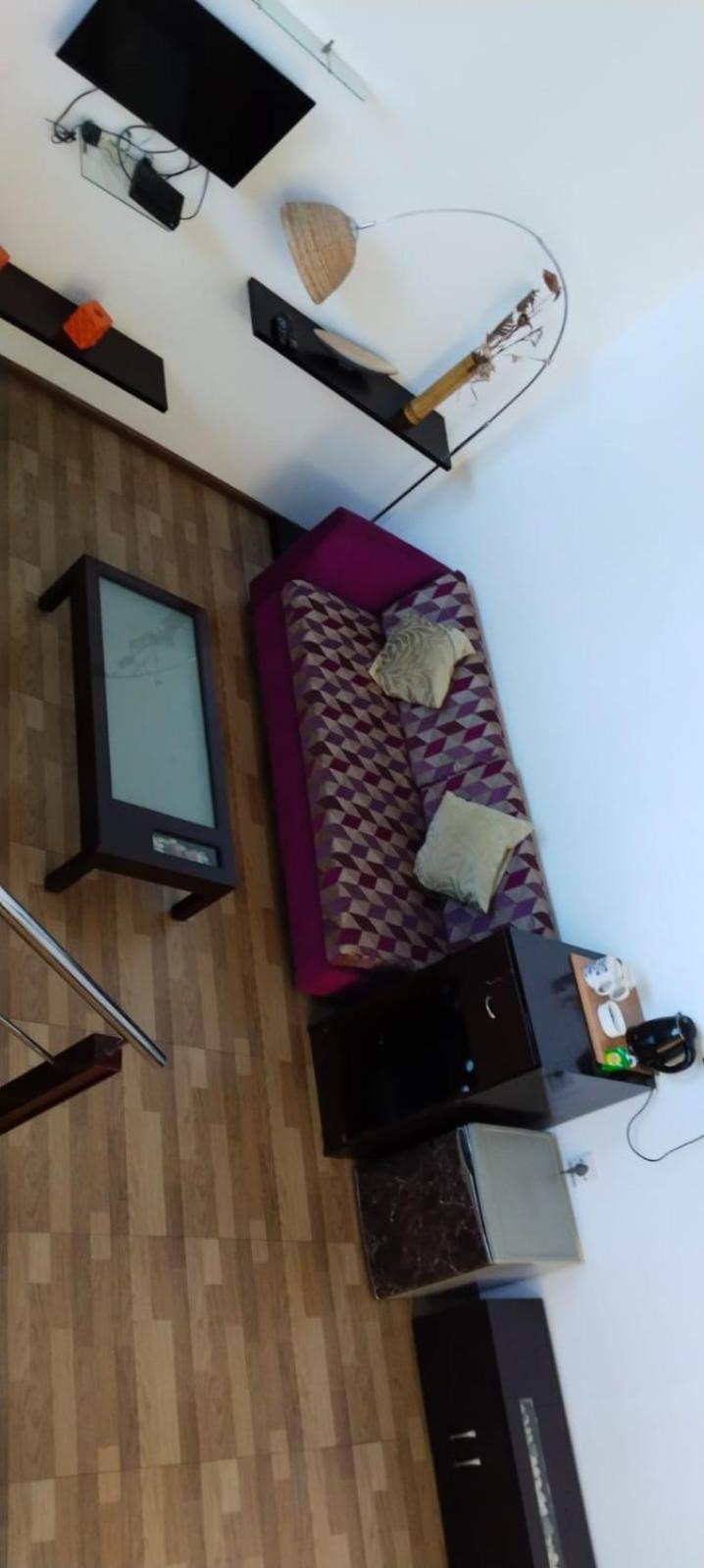 带阳台的豪华小套房