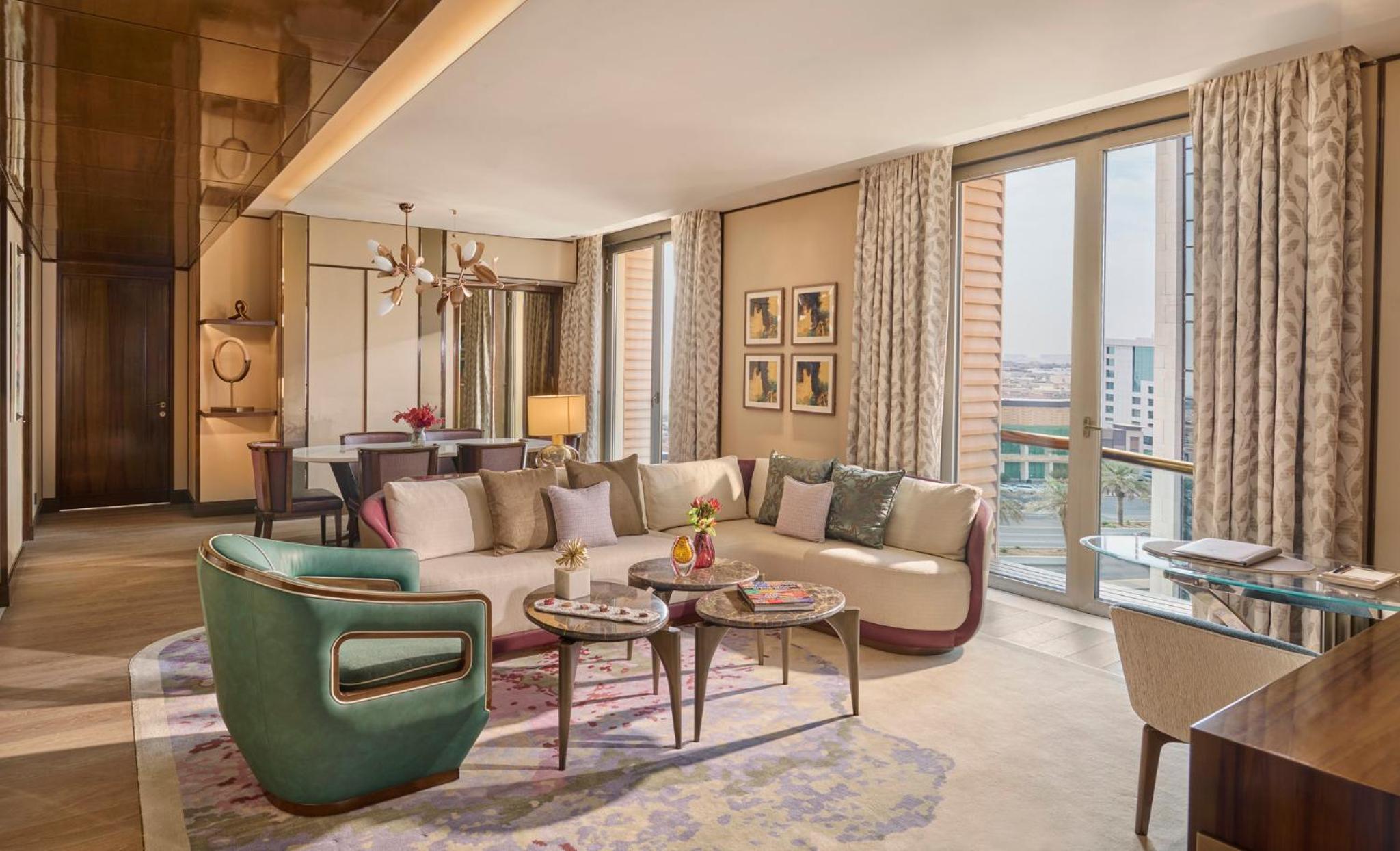 Executive Corner Suite
