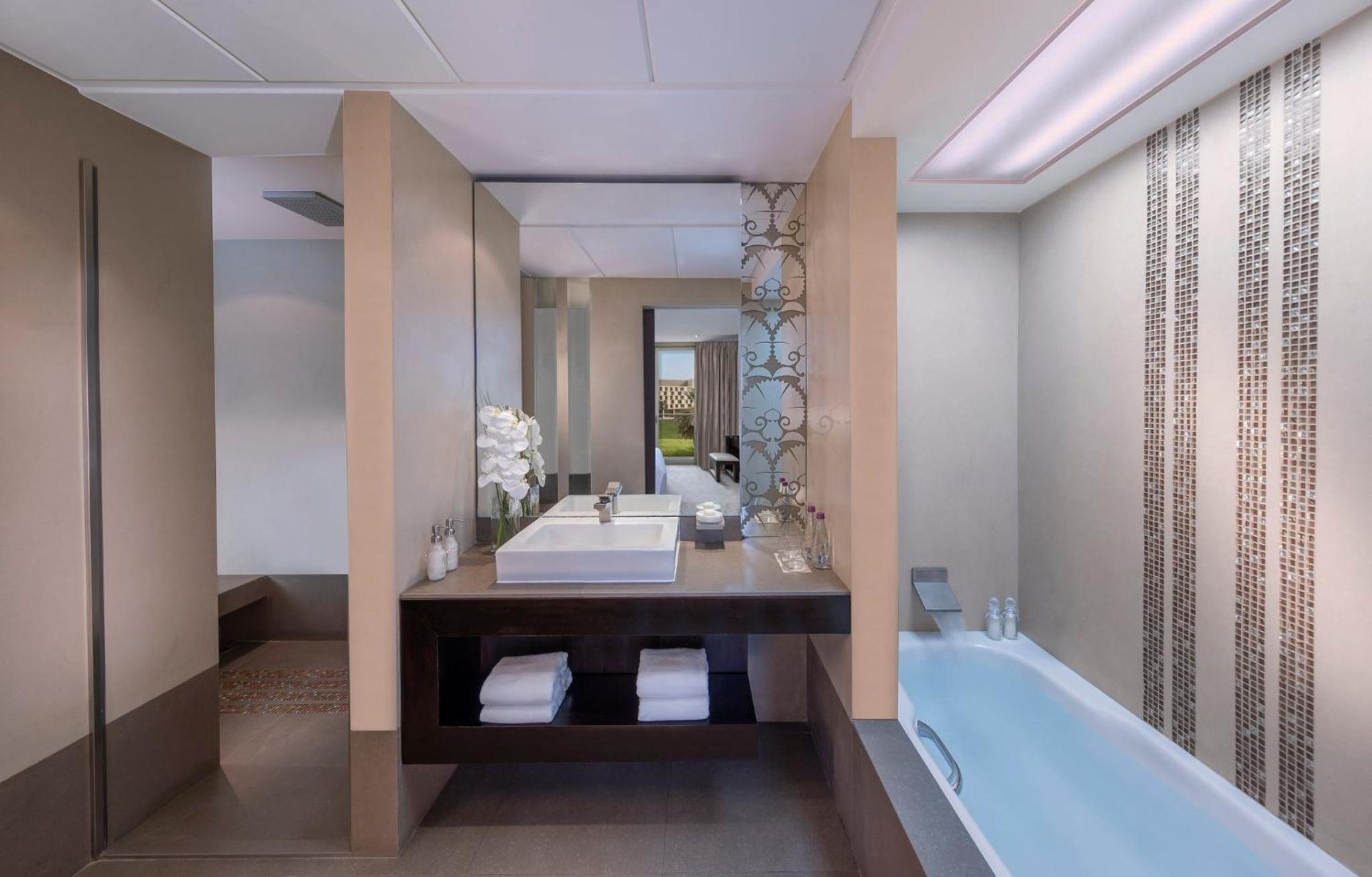Premier One Bedroom Suite Twin