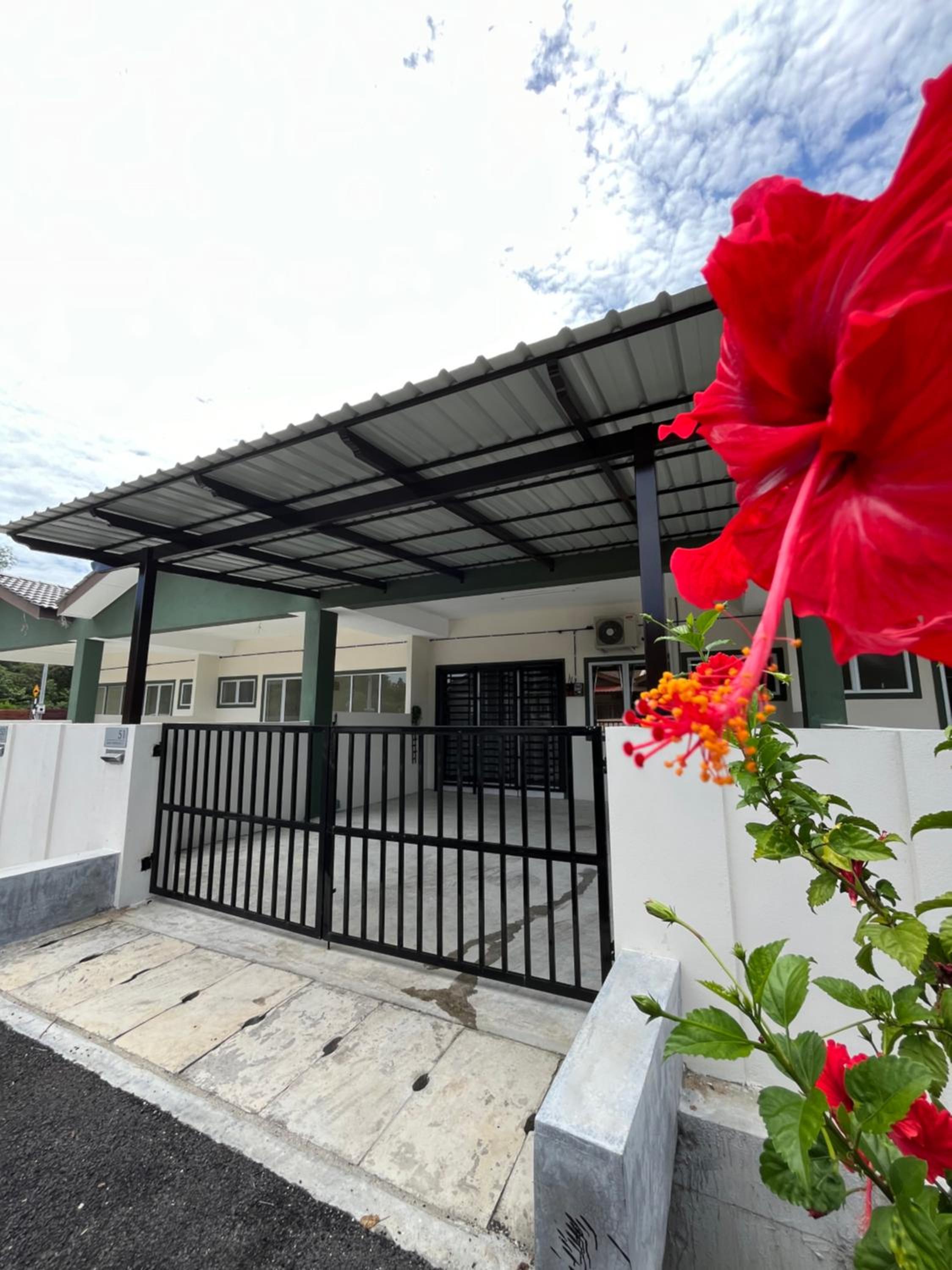 Three-Bedroom House photo 1