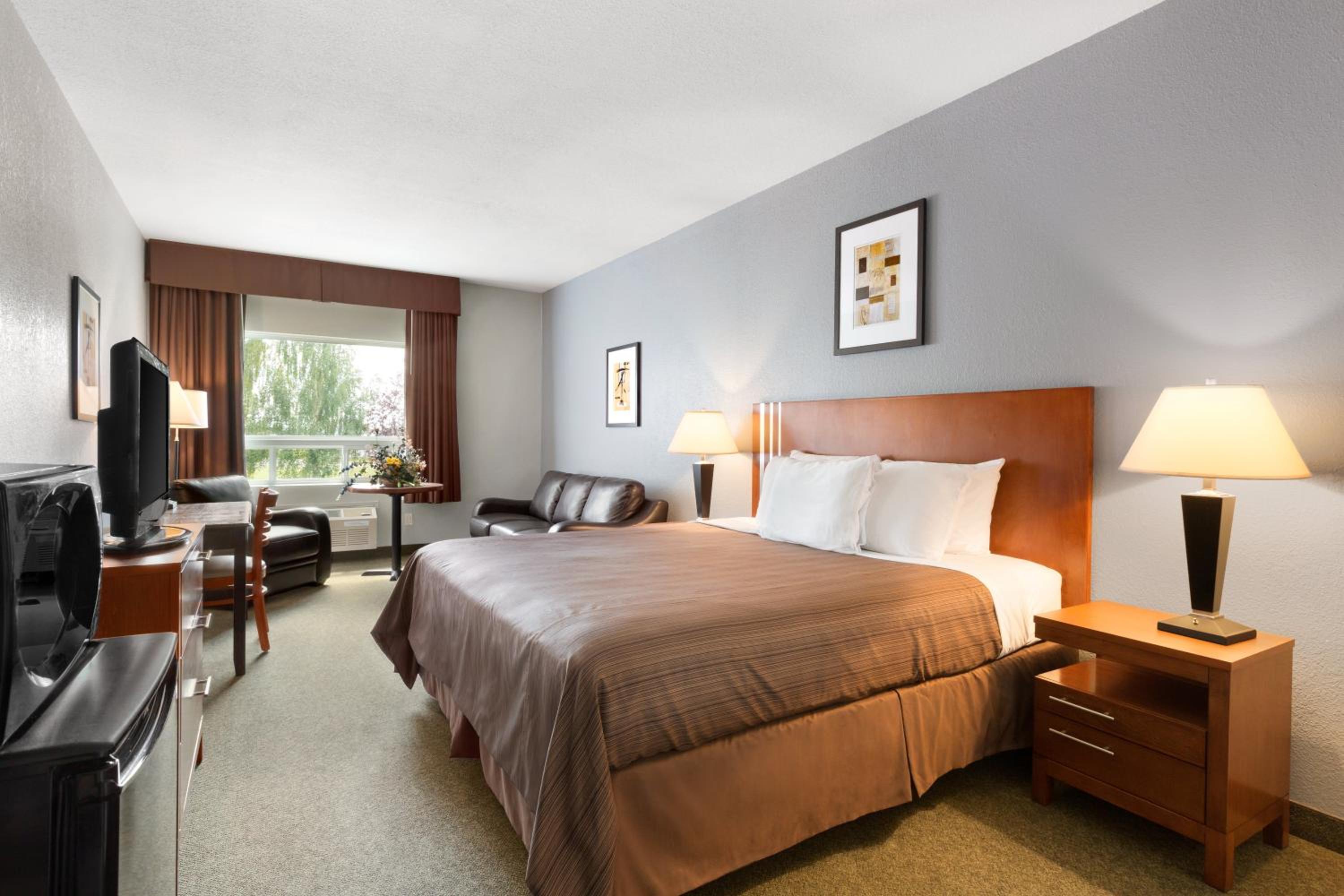 King Suite - Non-Smoking - Photo 1