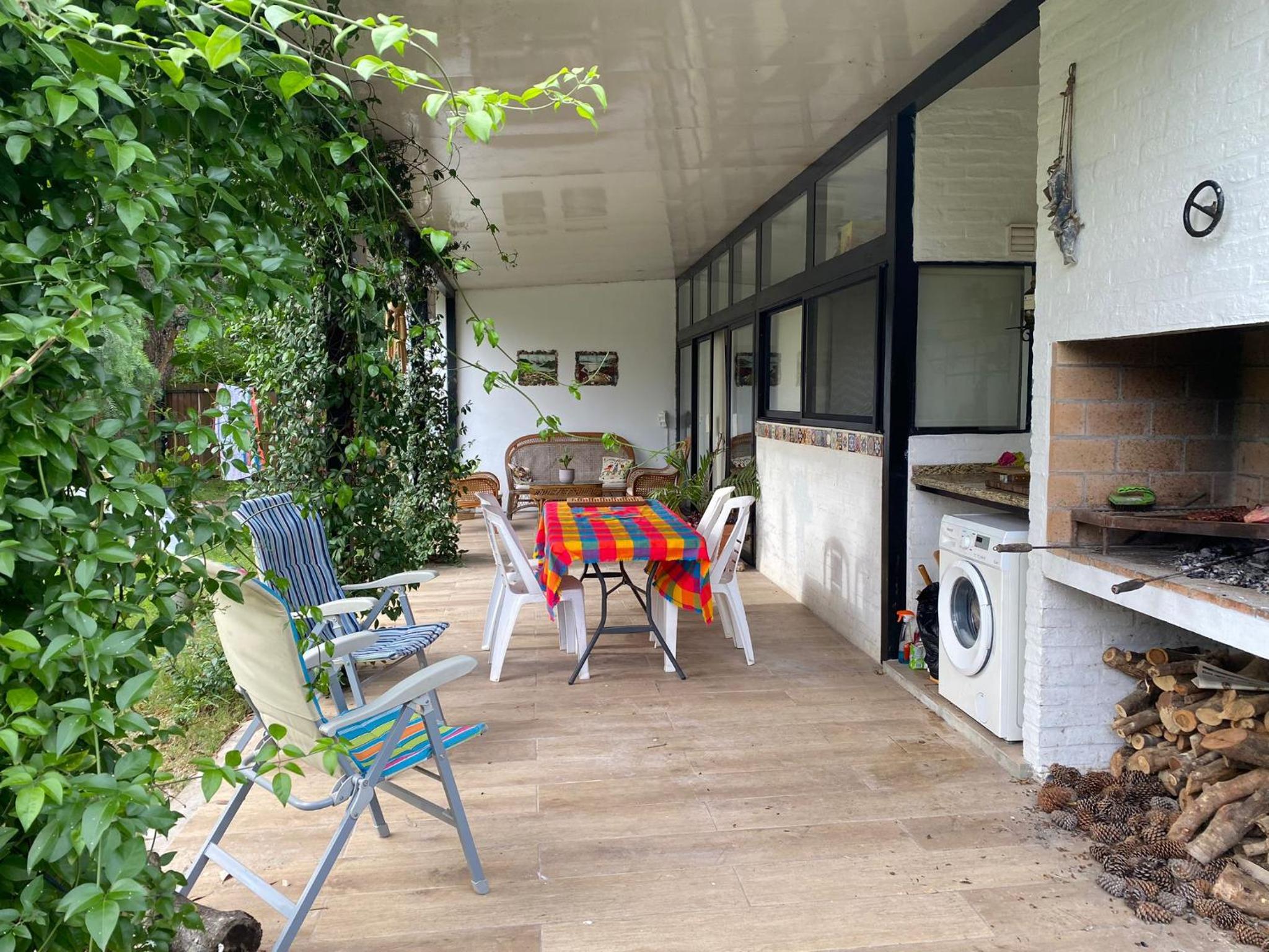 Three-Bedroom House photo 2