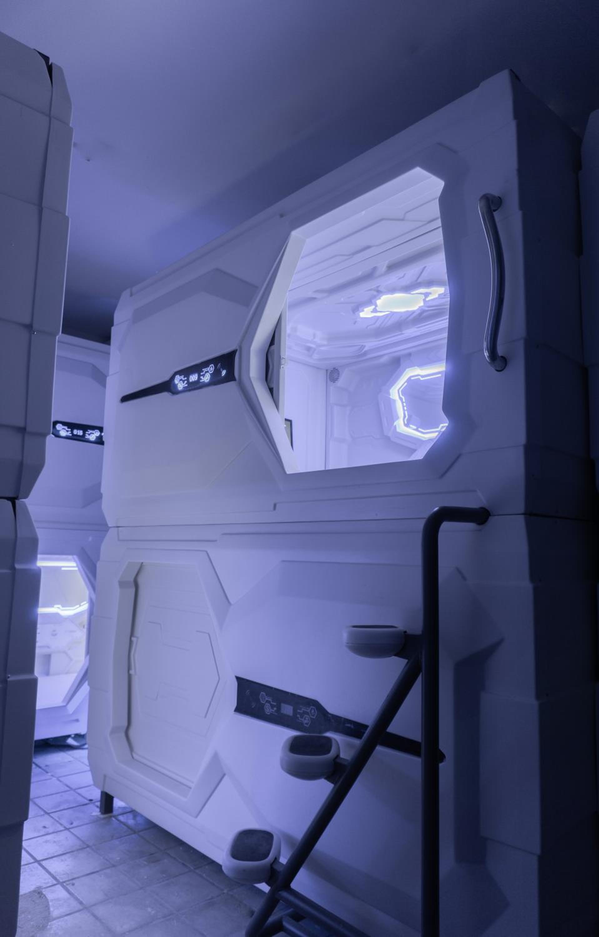 Small Single Capsule  photo 3