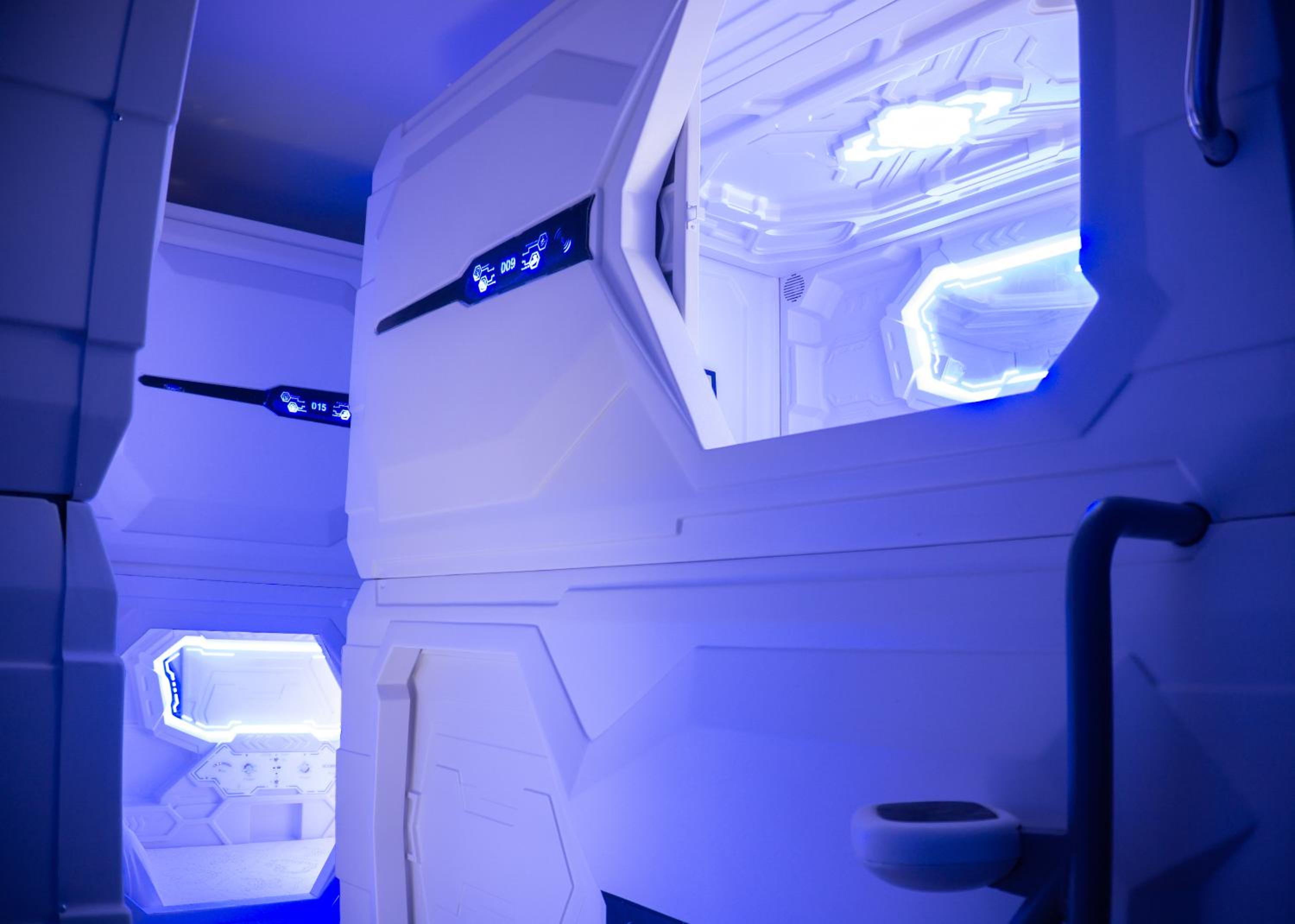 Small Single Capsule  photo 1