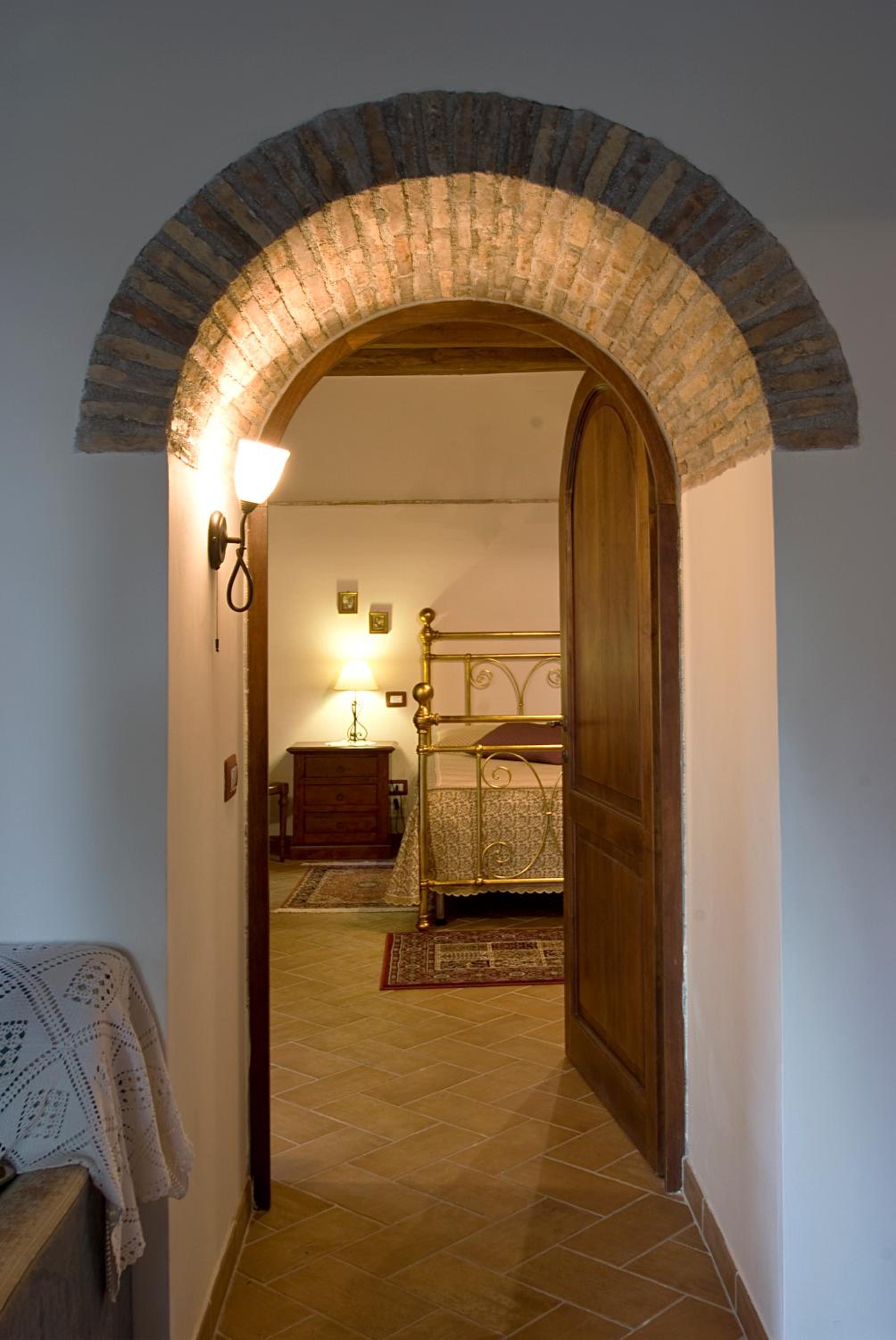 One-Bedroom Apartment and Balcony photo 3