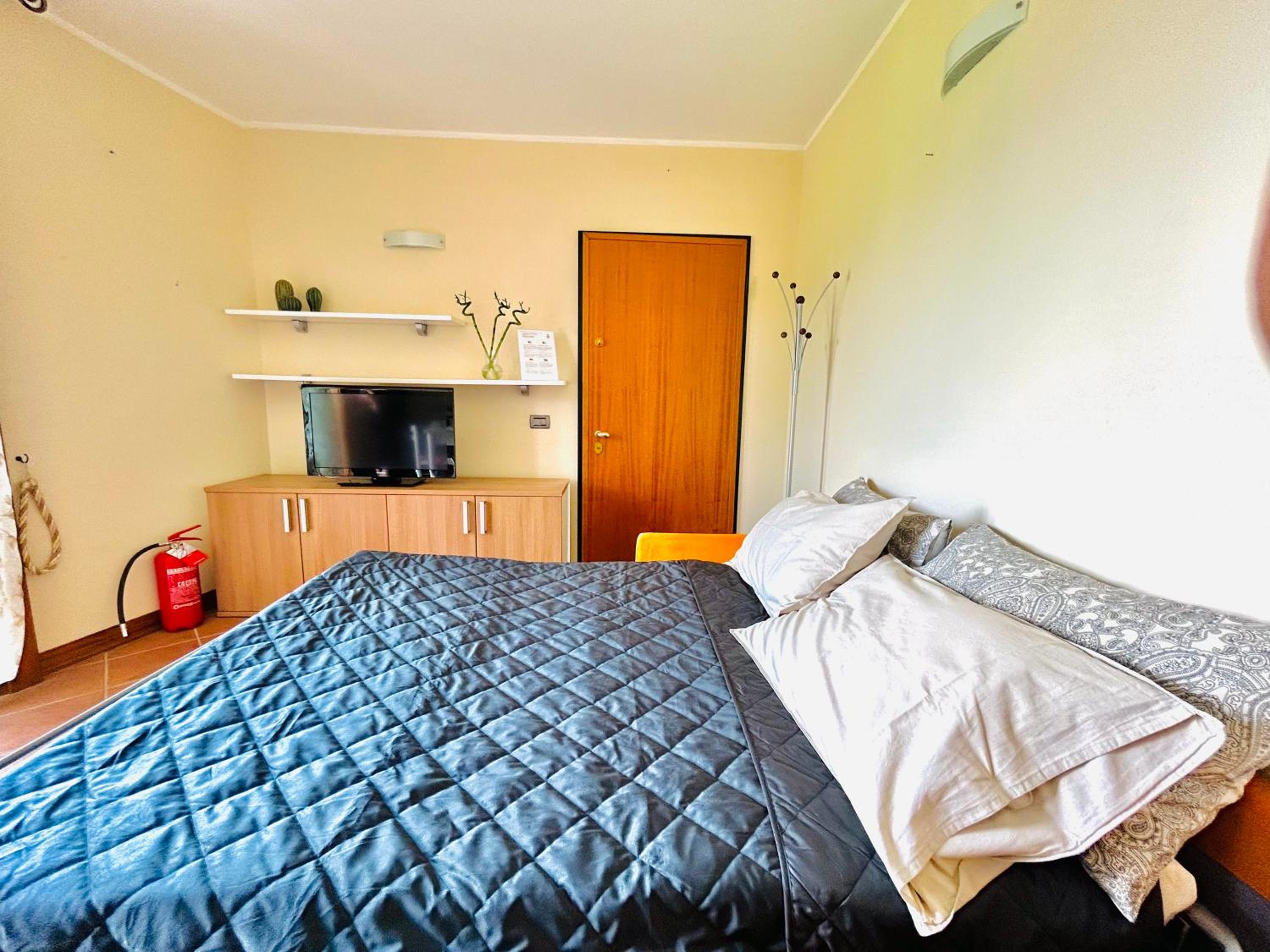 One-Bedroom Apartment photo 2