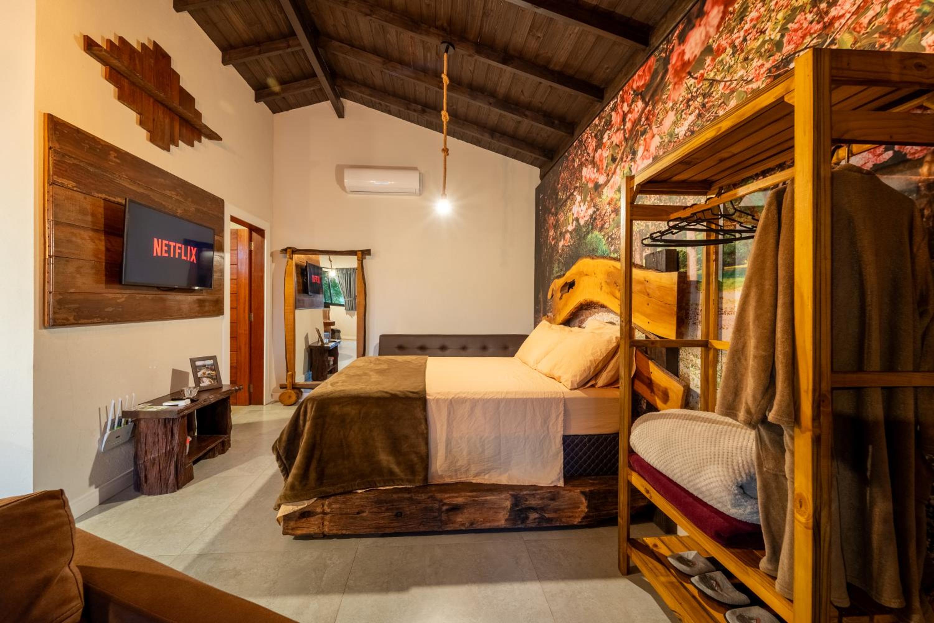 One-Bedroom House photo 1