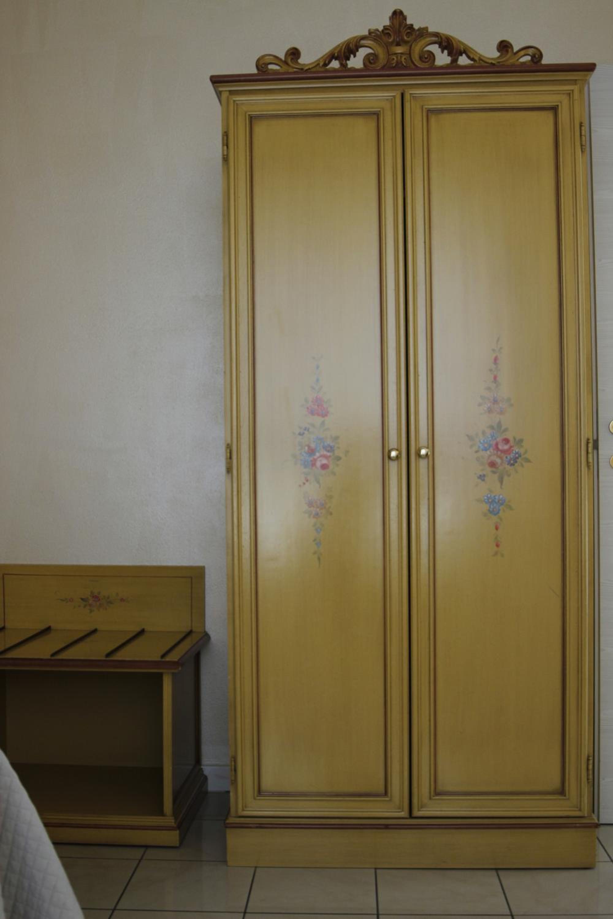 Large Double or Twin Room - Photo 3