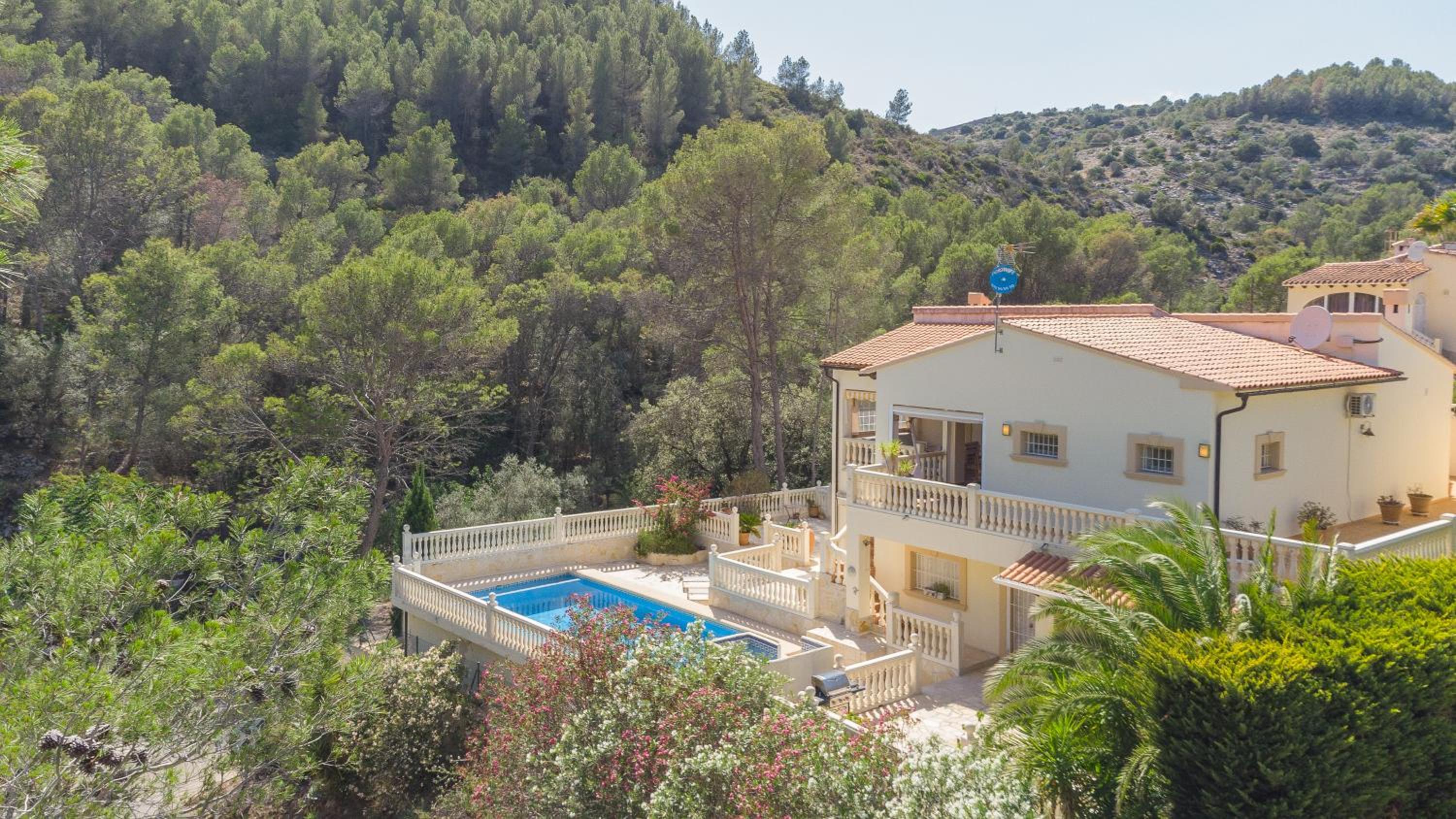 Villa photo 2