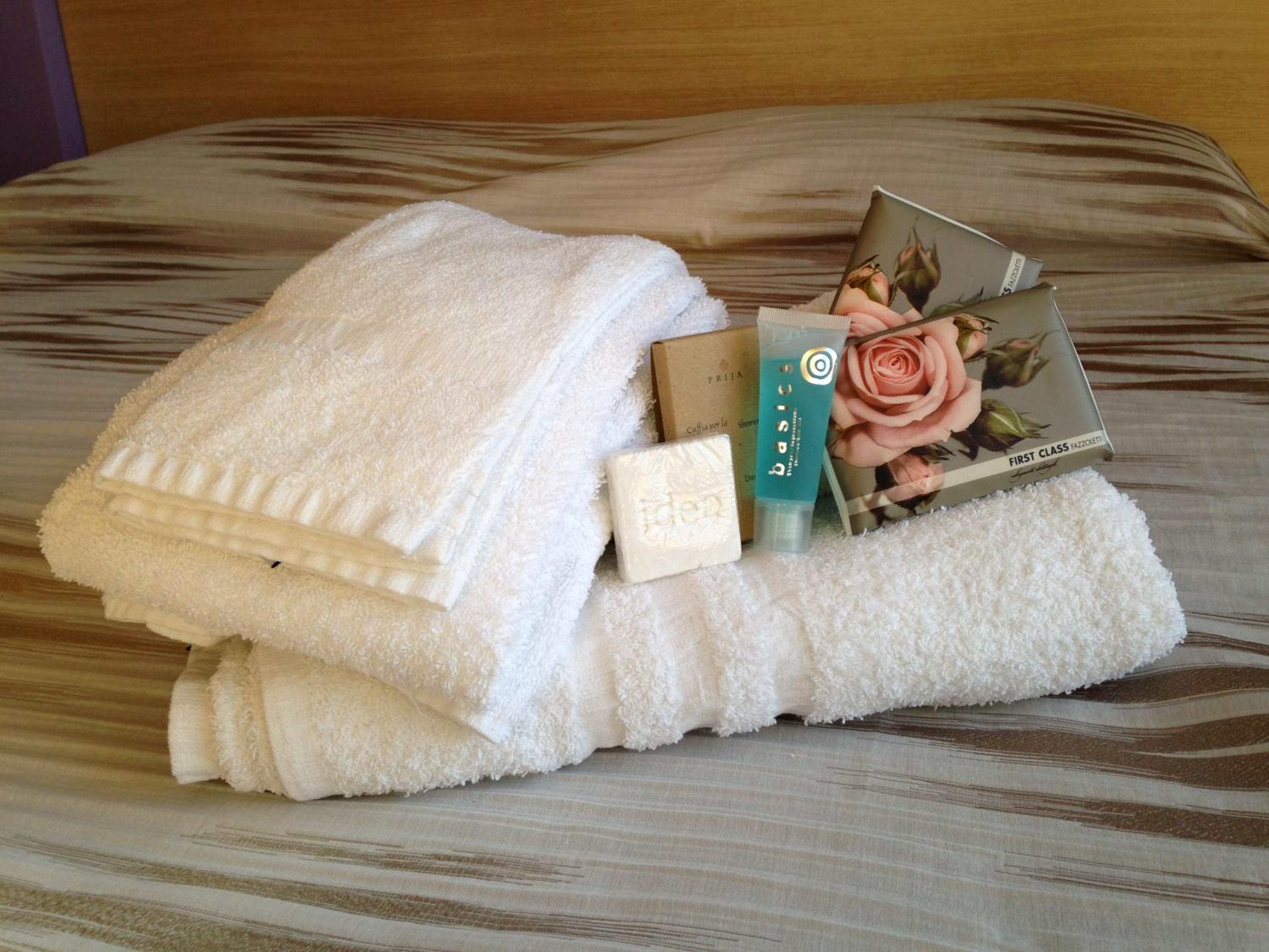 Double Room with Balcony - Photo 3