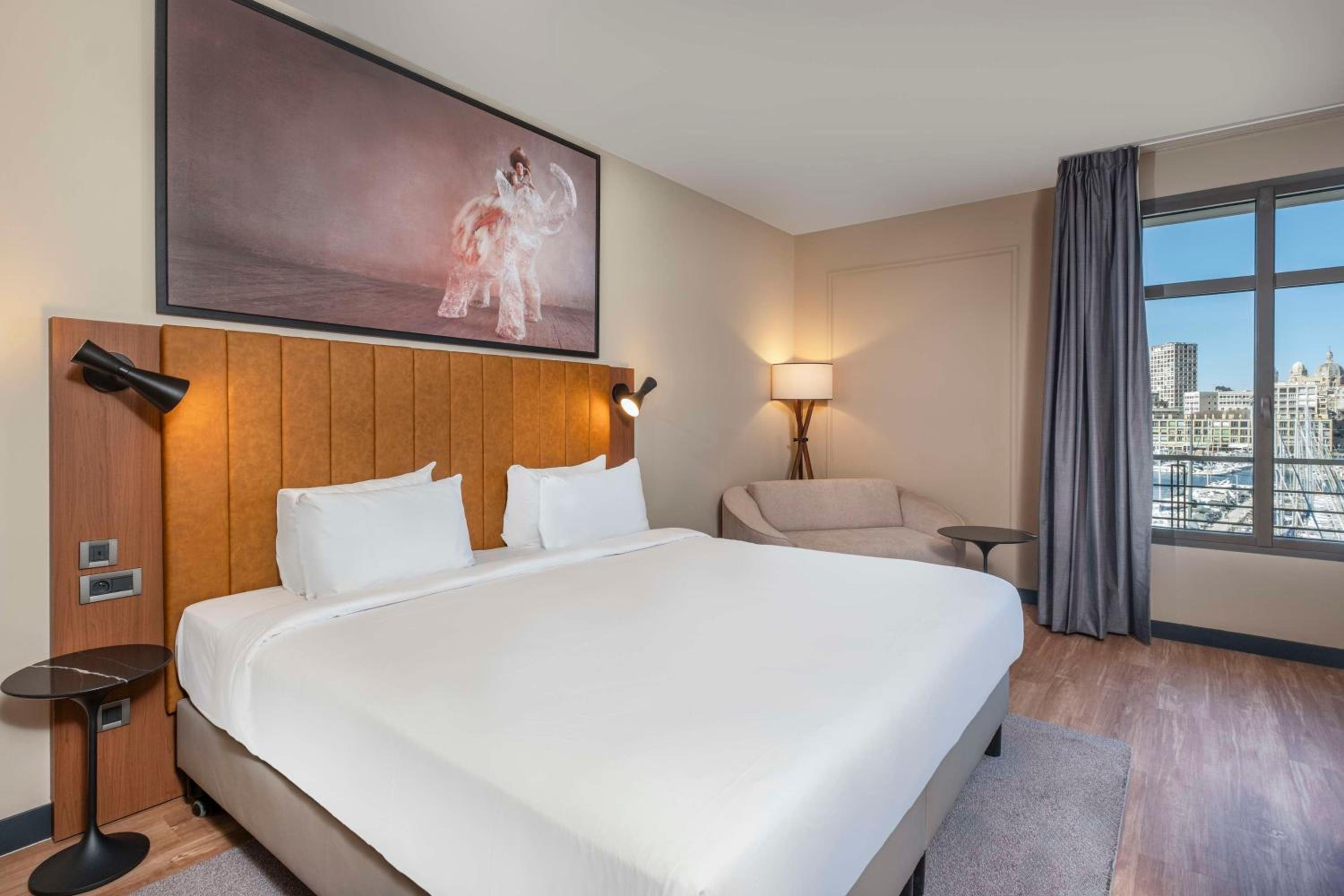 Premium Room with Port View - Photo 1
