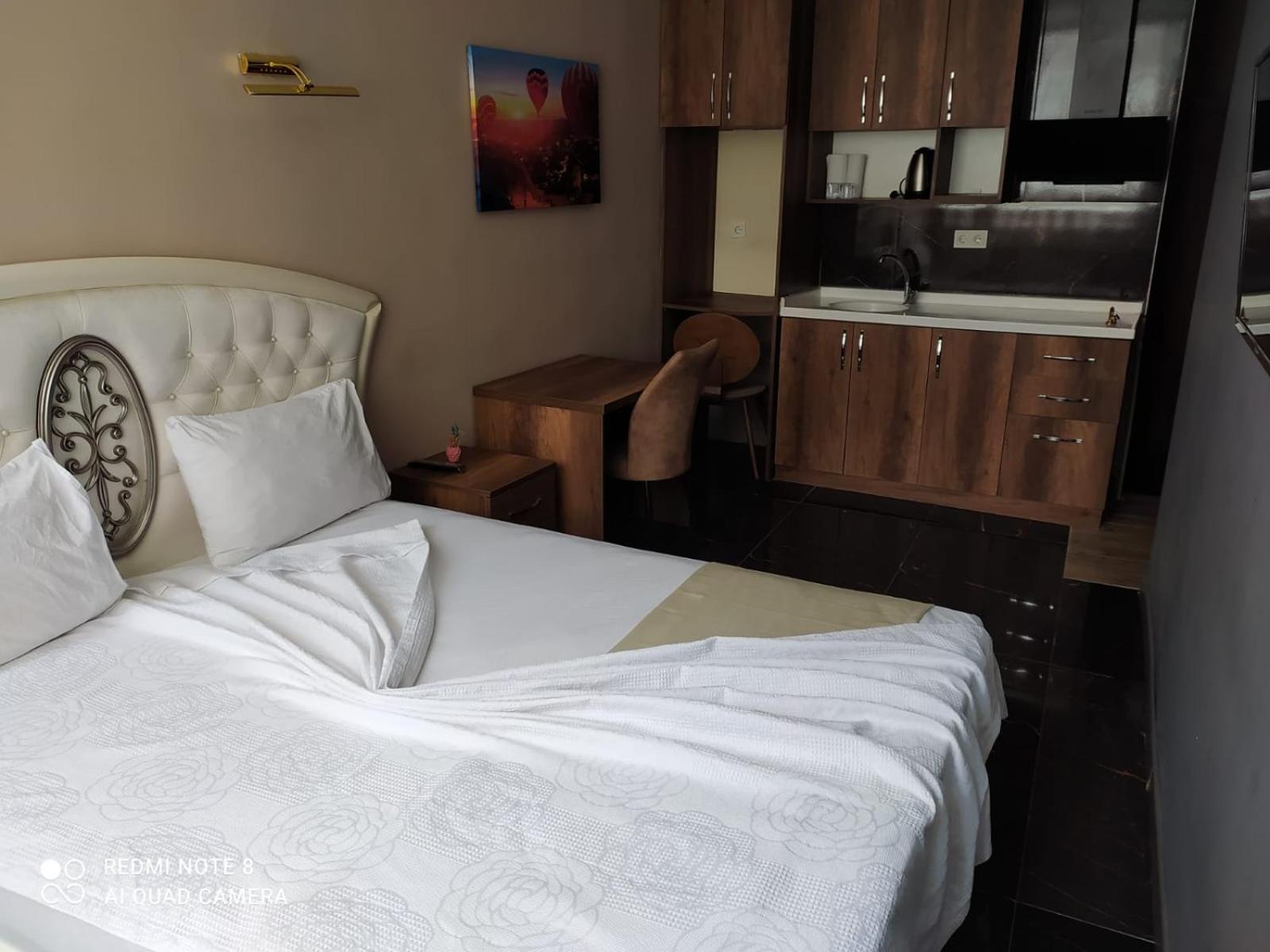 Standard Double or Twin Room - Photo 4