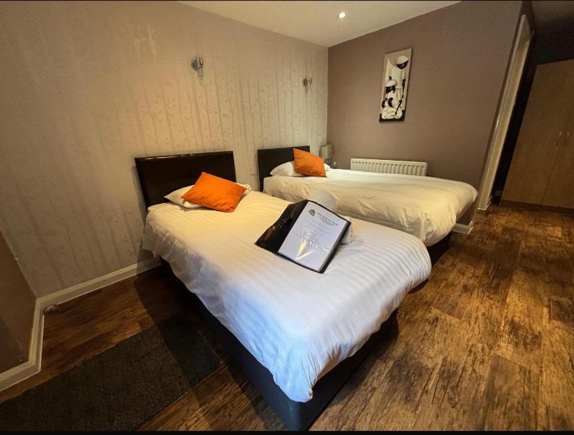 Twin Room with Private Bathroom