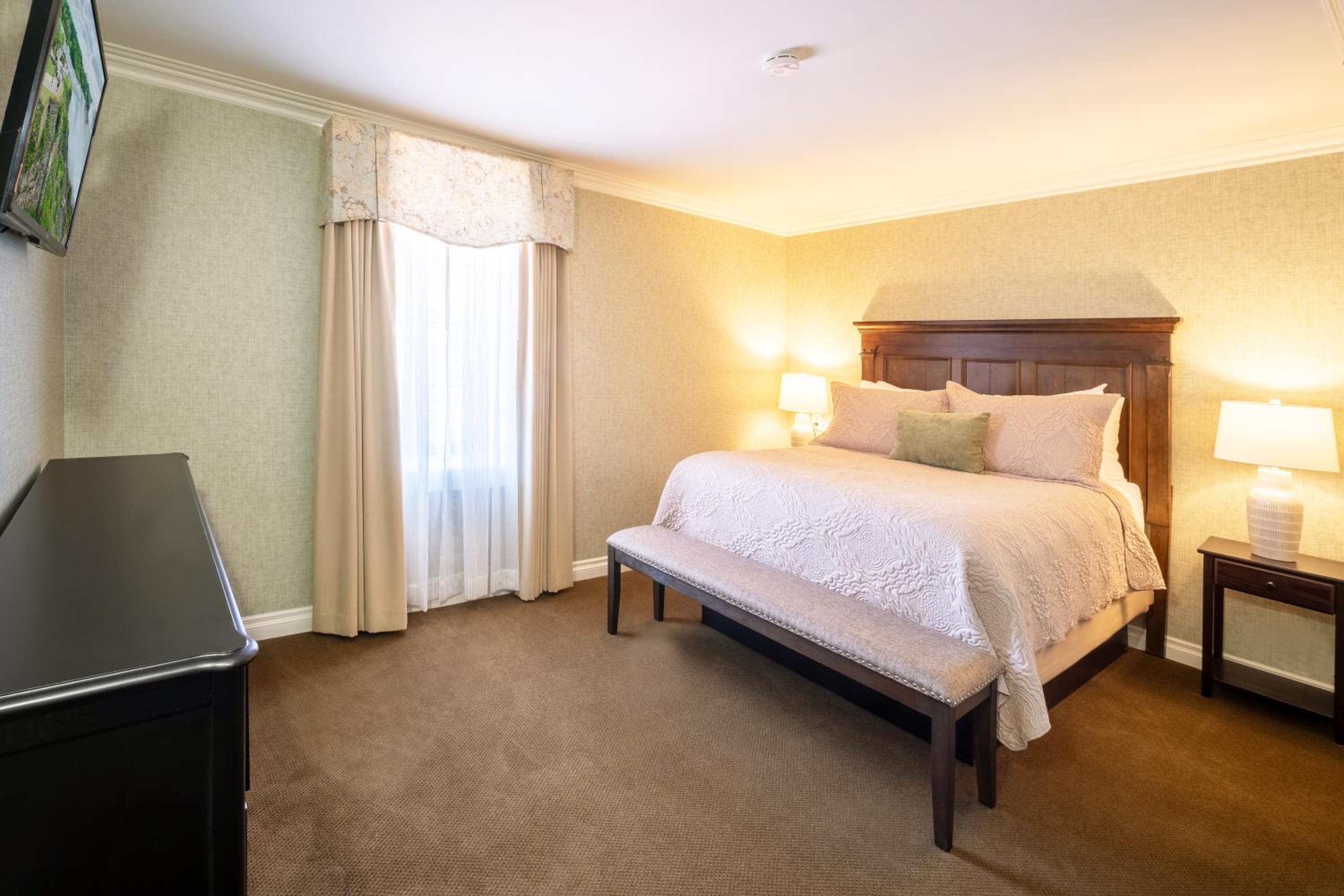 The Cheshire Two Bedroom Two Bathroom Suite