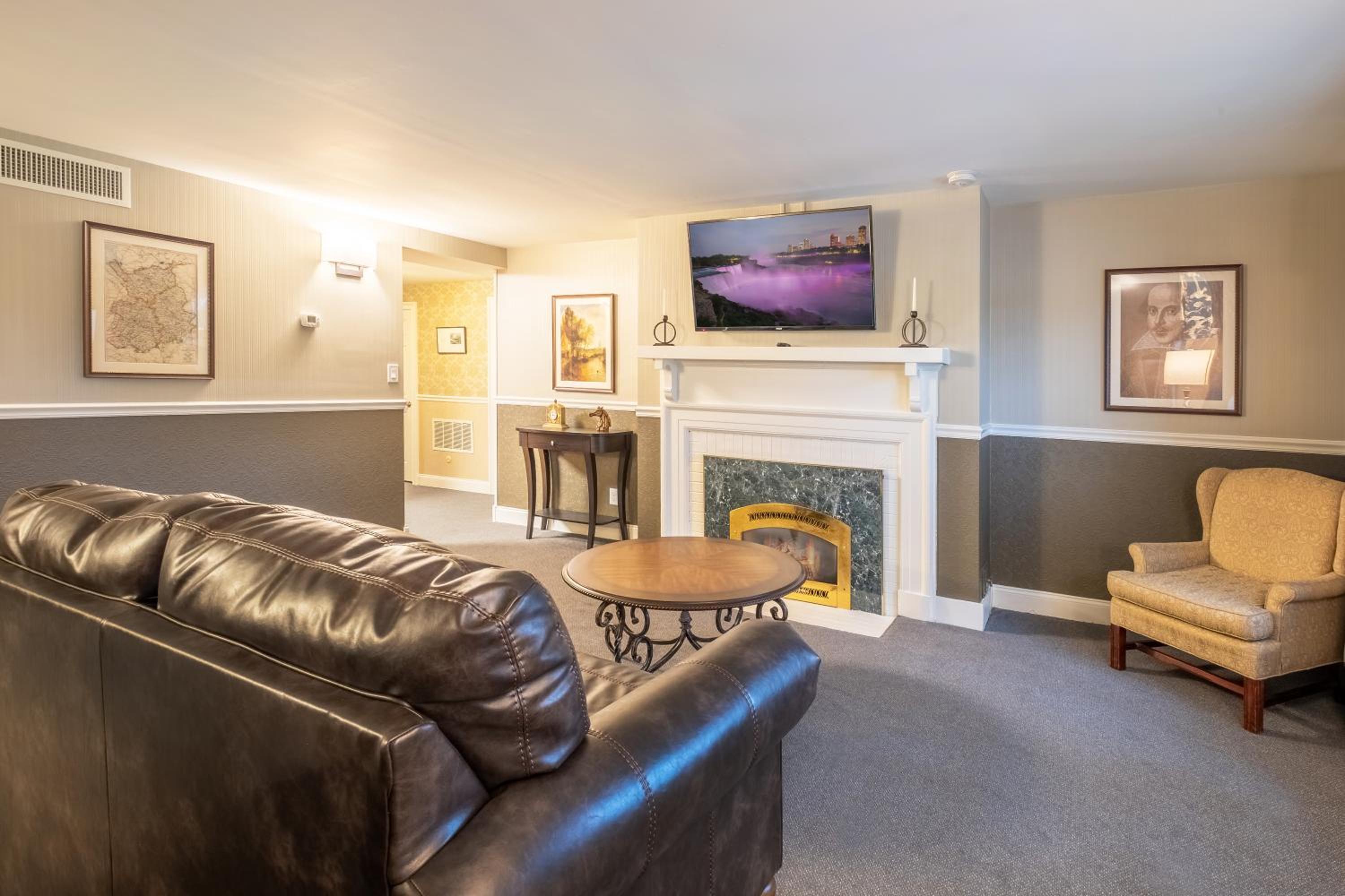 The Stratford Two Bedroom Two Bathroom Suite photo 2