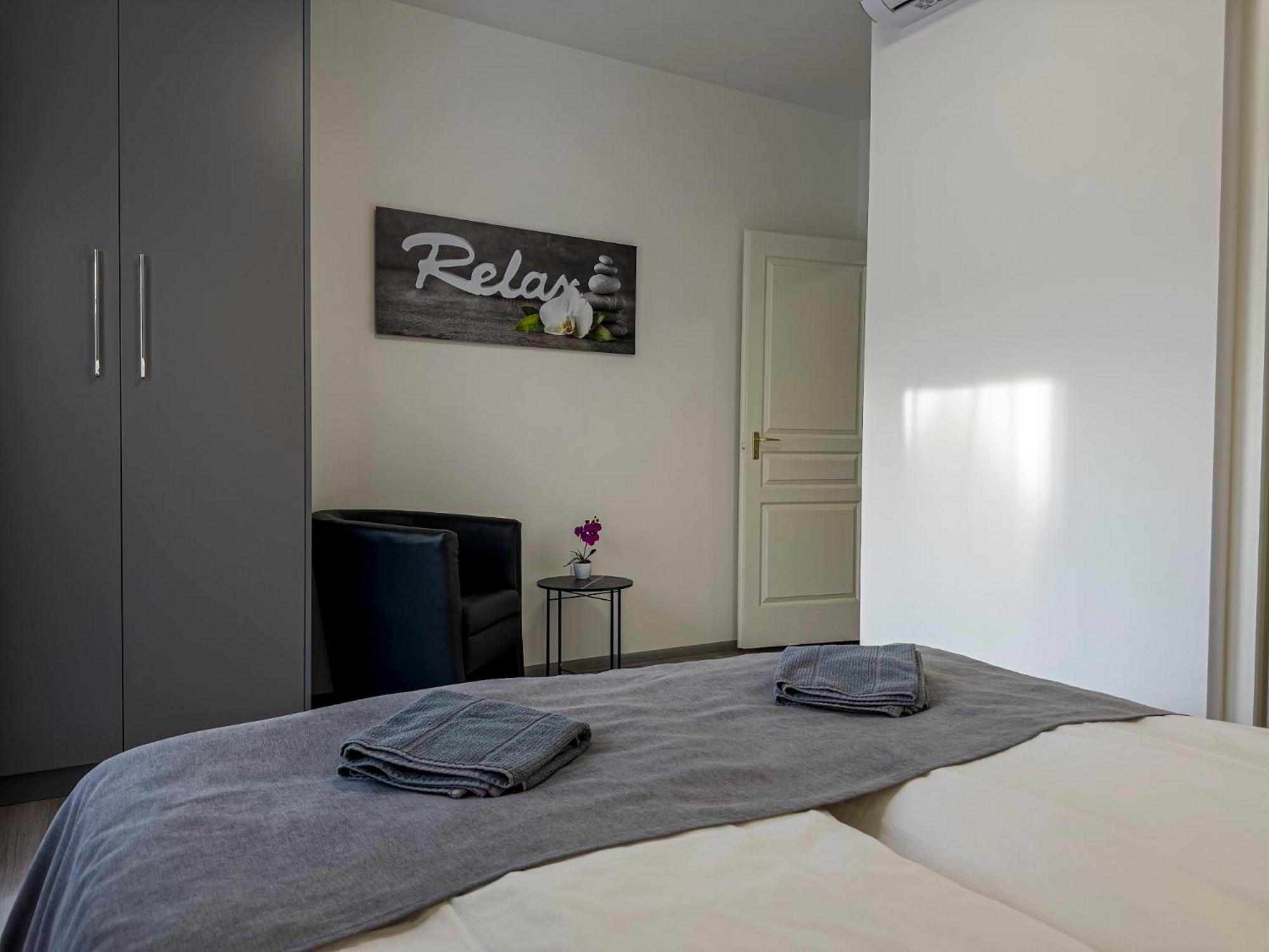 Apartment with Terrace photo 2