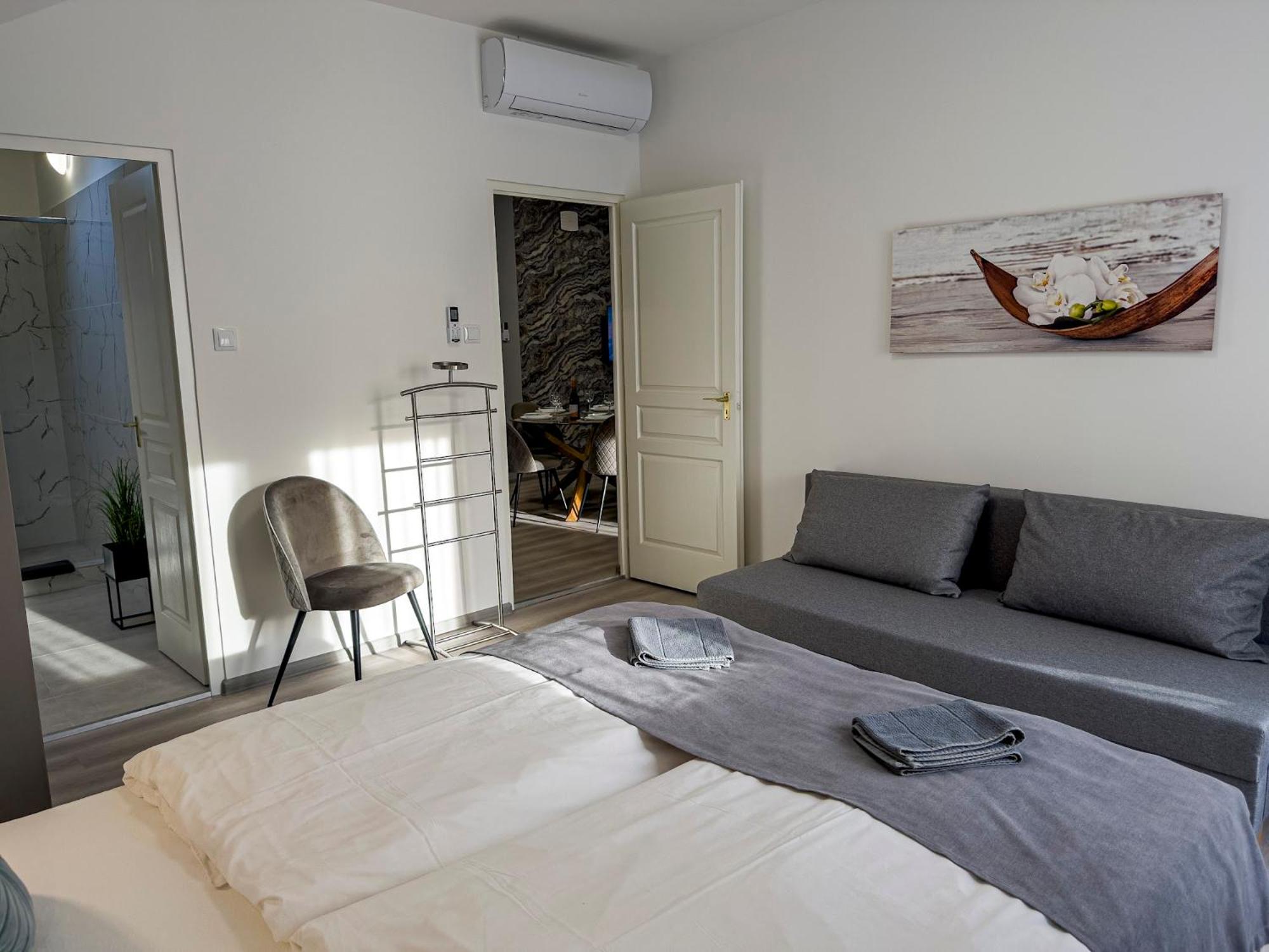 Apartment with Terrace photo 2