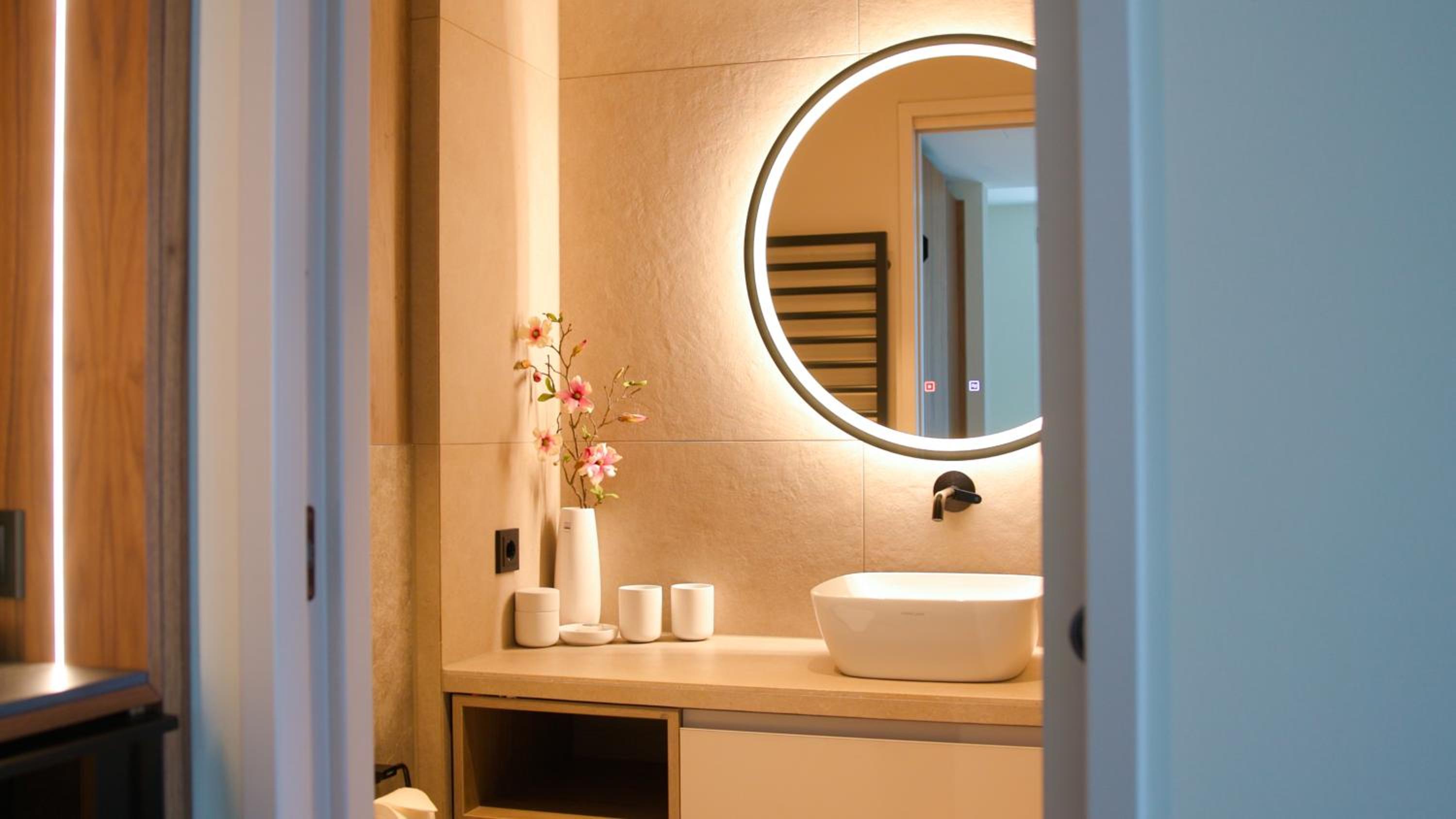 Sky Suite mit Dachterrasse und Meerblick-Whirlpool