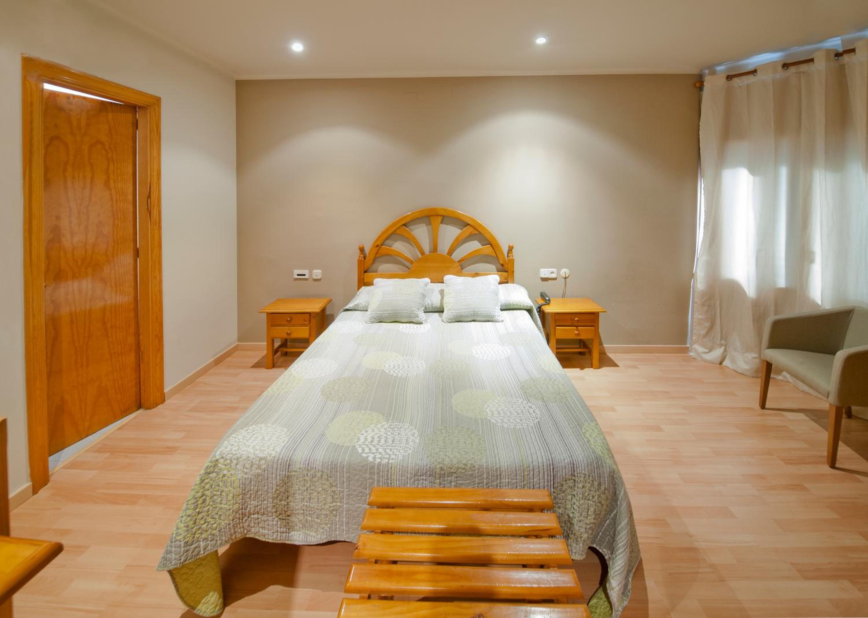 Economy Double Room photo 2