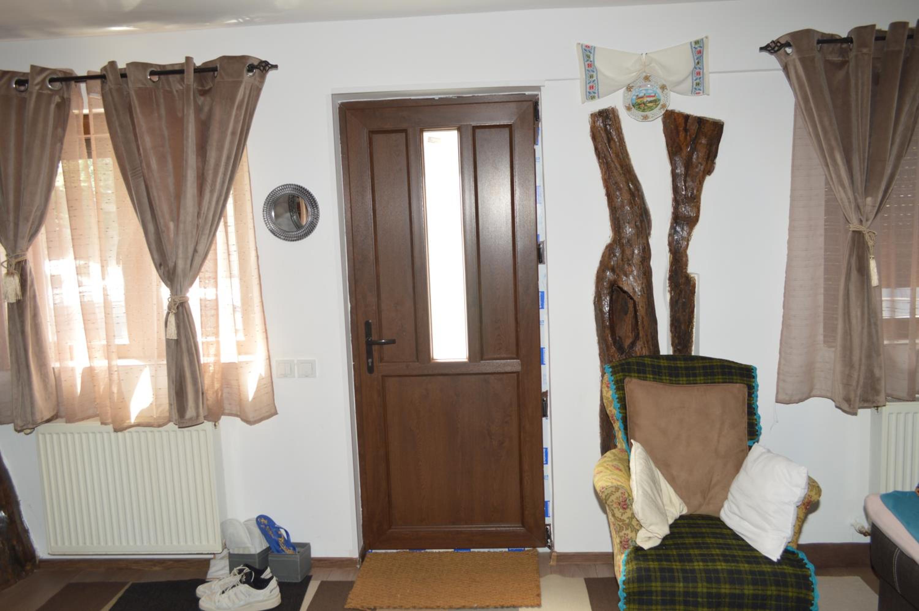 One-Bedroom House - Photo 3