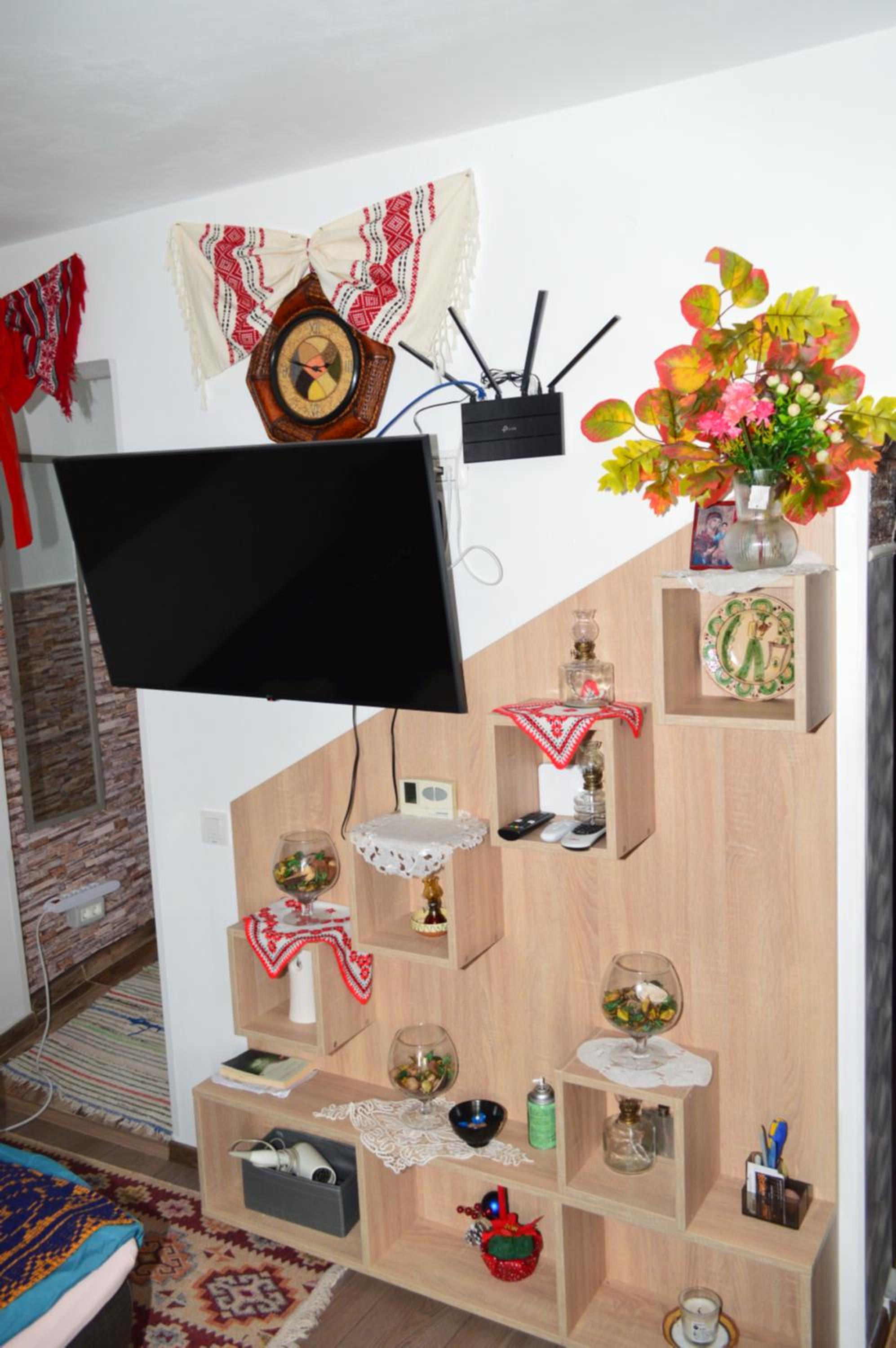 One-Bedroom House - Photo 18