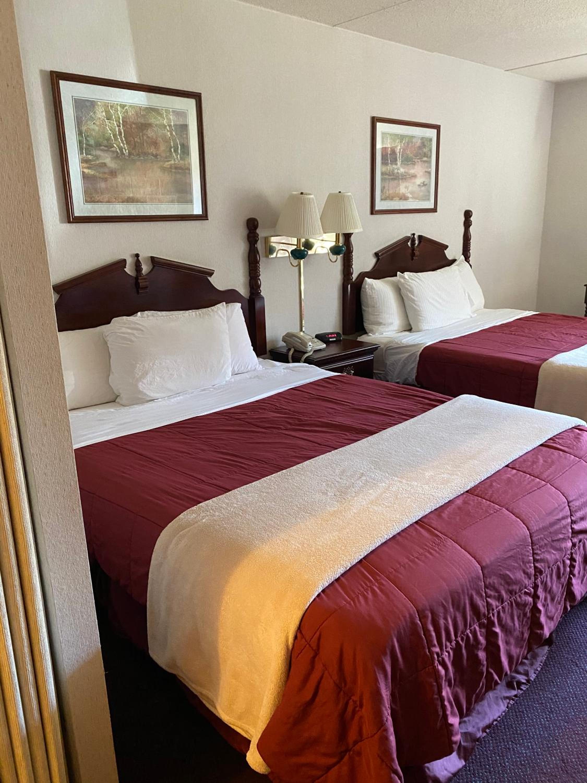 Queen Room with Two Queen Beds - Photo 1