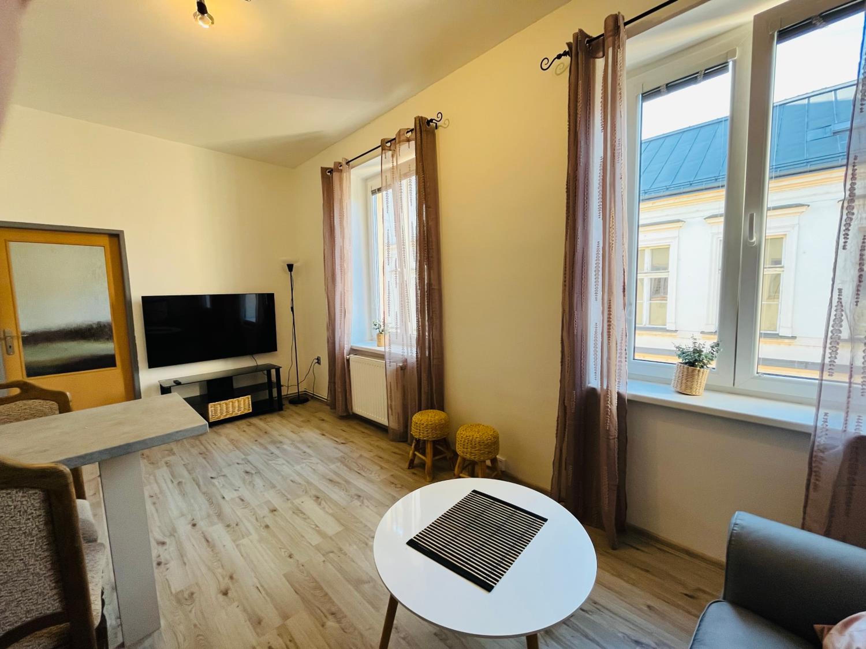 One-Bedroom Superior Apartment - Photo 8
