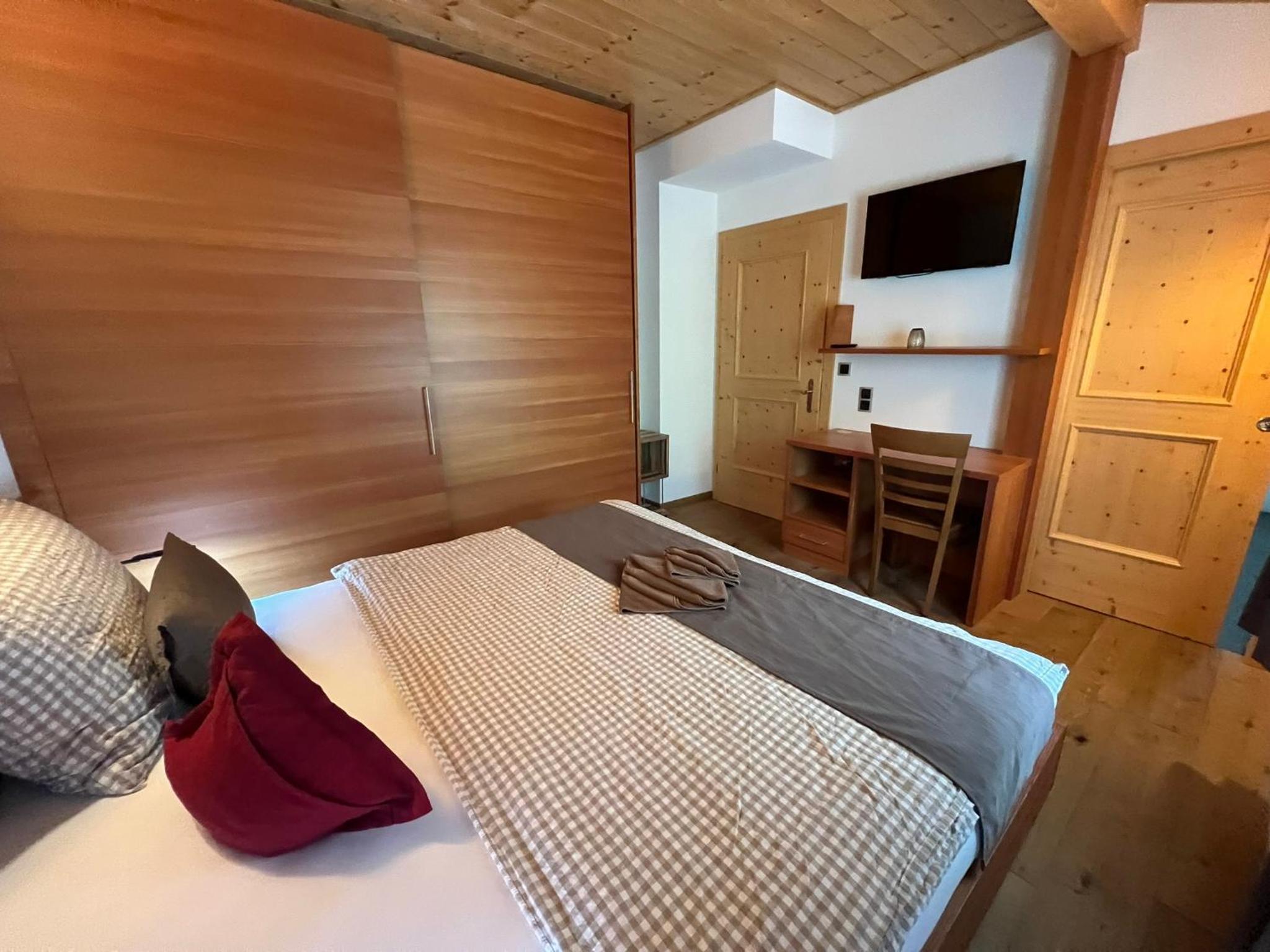 Small Double or Twin Room photo 2