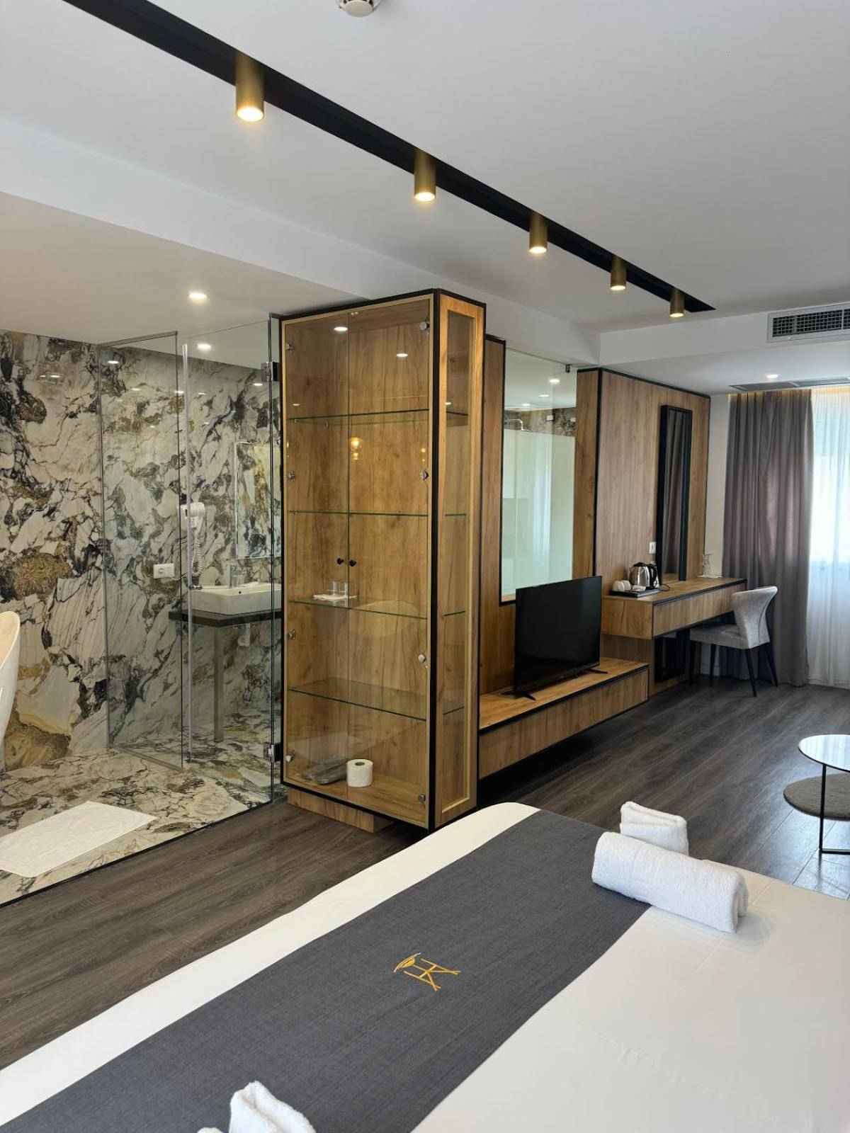 Superior Suite with Sea View photo 2