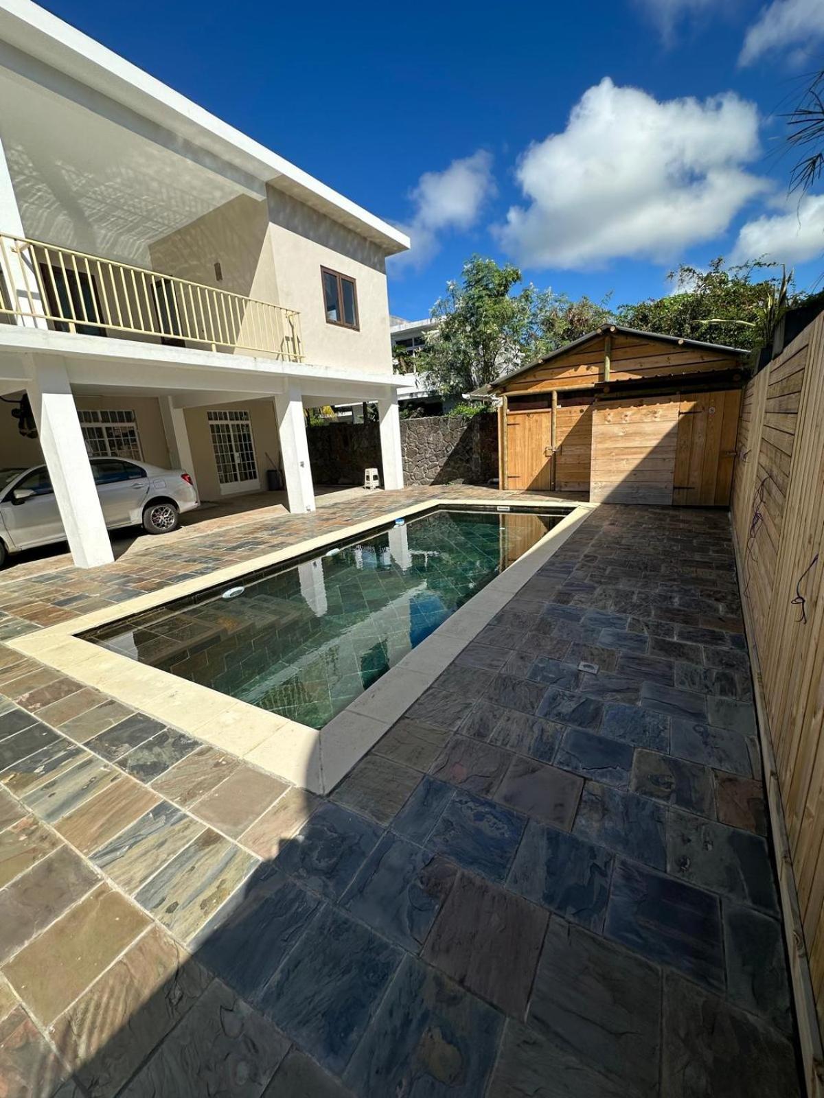 Three-Bedroom Villa photo 1