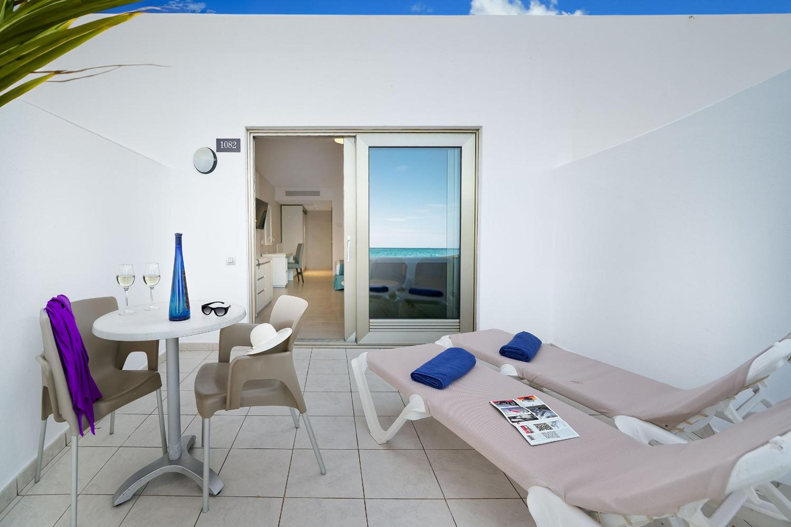 Double or Twin Room (2 Adults + 1 Child)