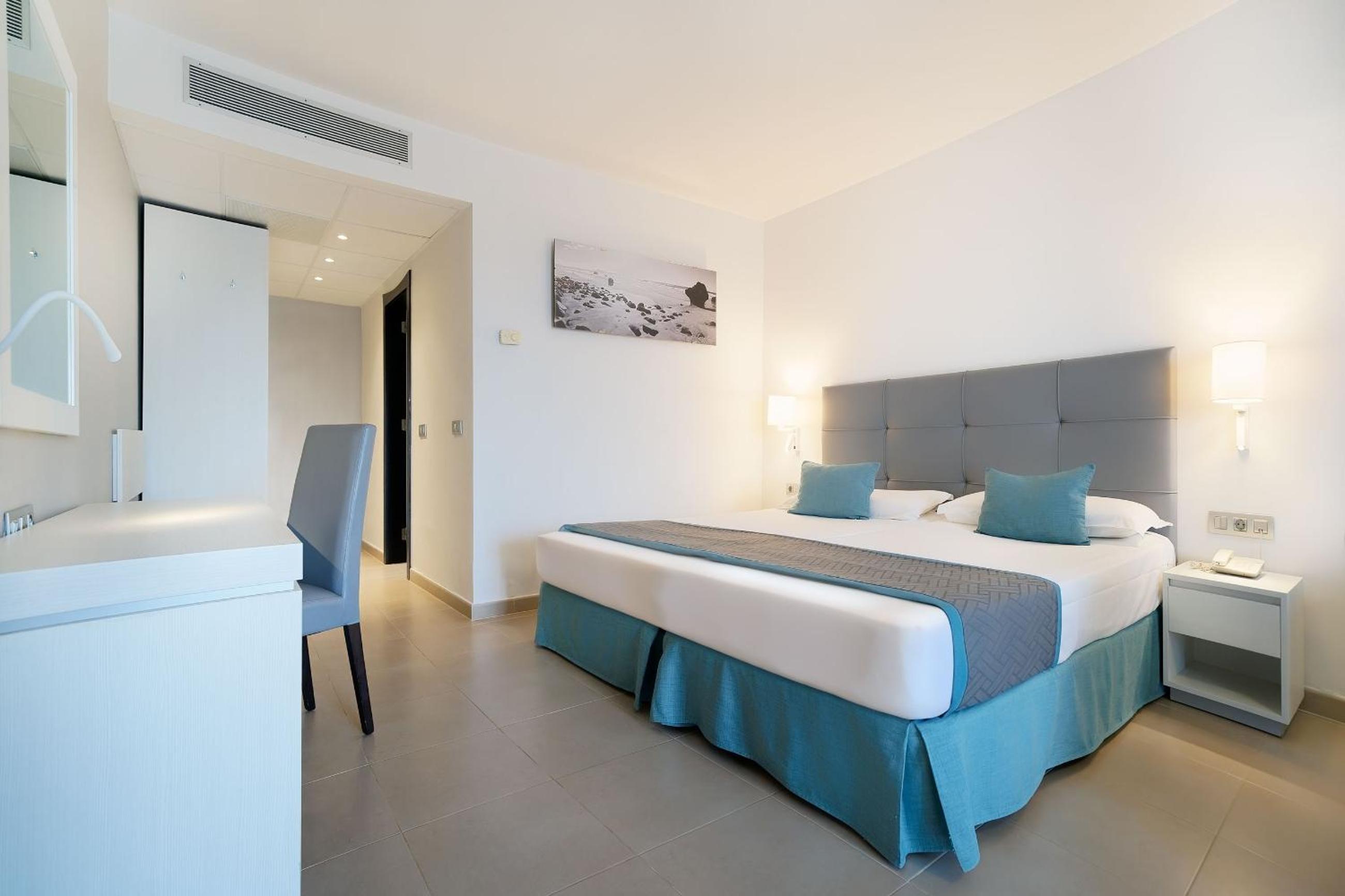 Double or Twin Room (2 Adults + 1 Child)